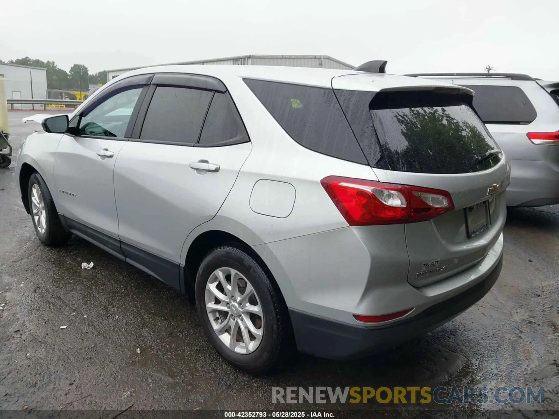3 fotografías del automóvil dañado 3GNAXHEV8LS703353 CHEVROLET EQUINOX 2020