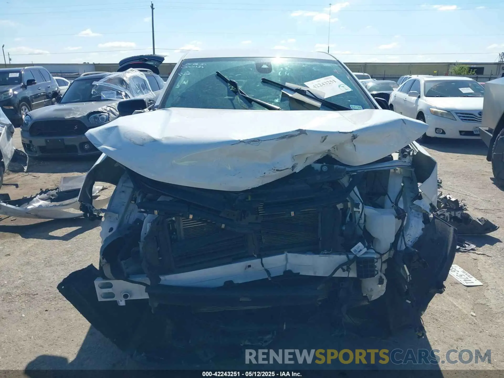 11 fotografías del automóvil dañado 3GNAXHEV9LS672517 CHEVROLET EQUINOX 2020