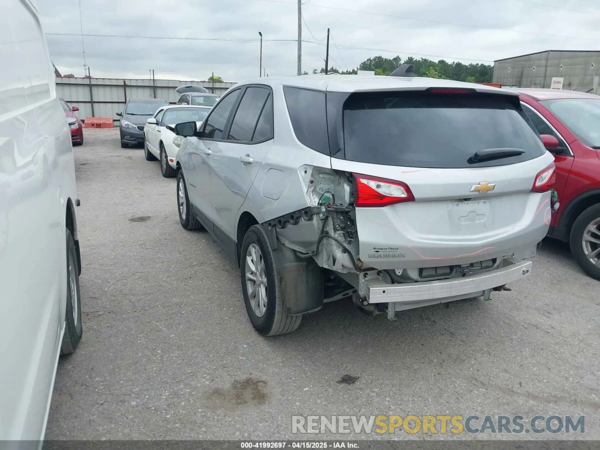 3 fotografías del automóvil dañado 3GNAXHEV9LS705998 CHEVROLET EQUINOX 2020