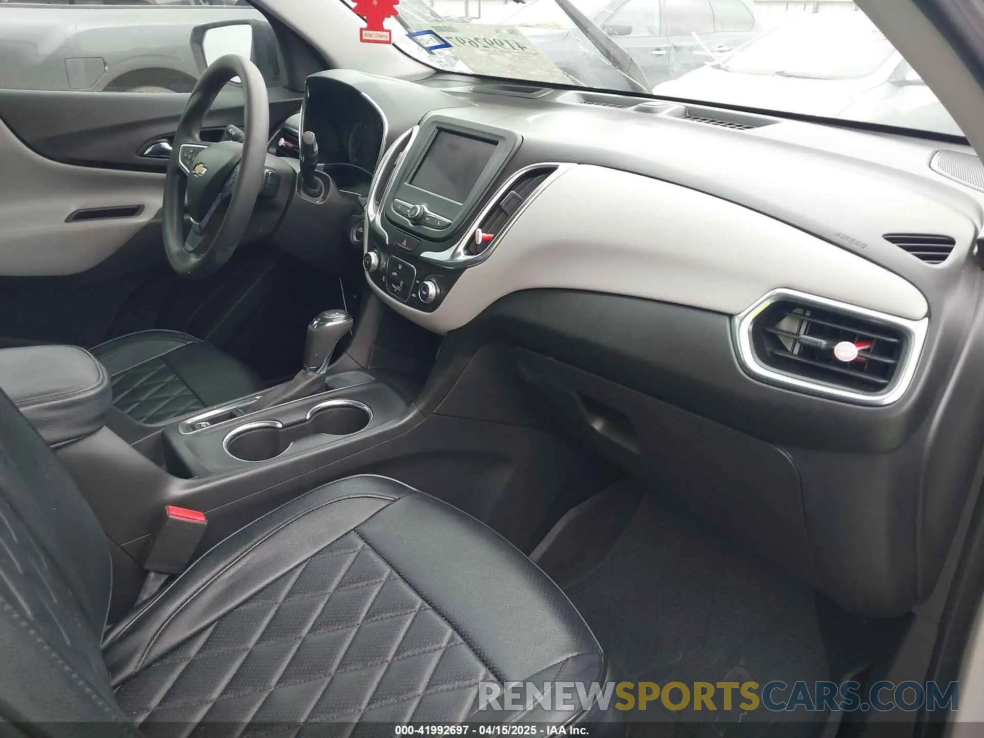 5 fotografías del automóvil dañado 3GNAXHEV9LS705998 CHEVROLET EQUINOX 2020