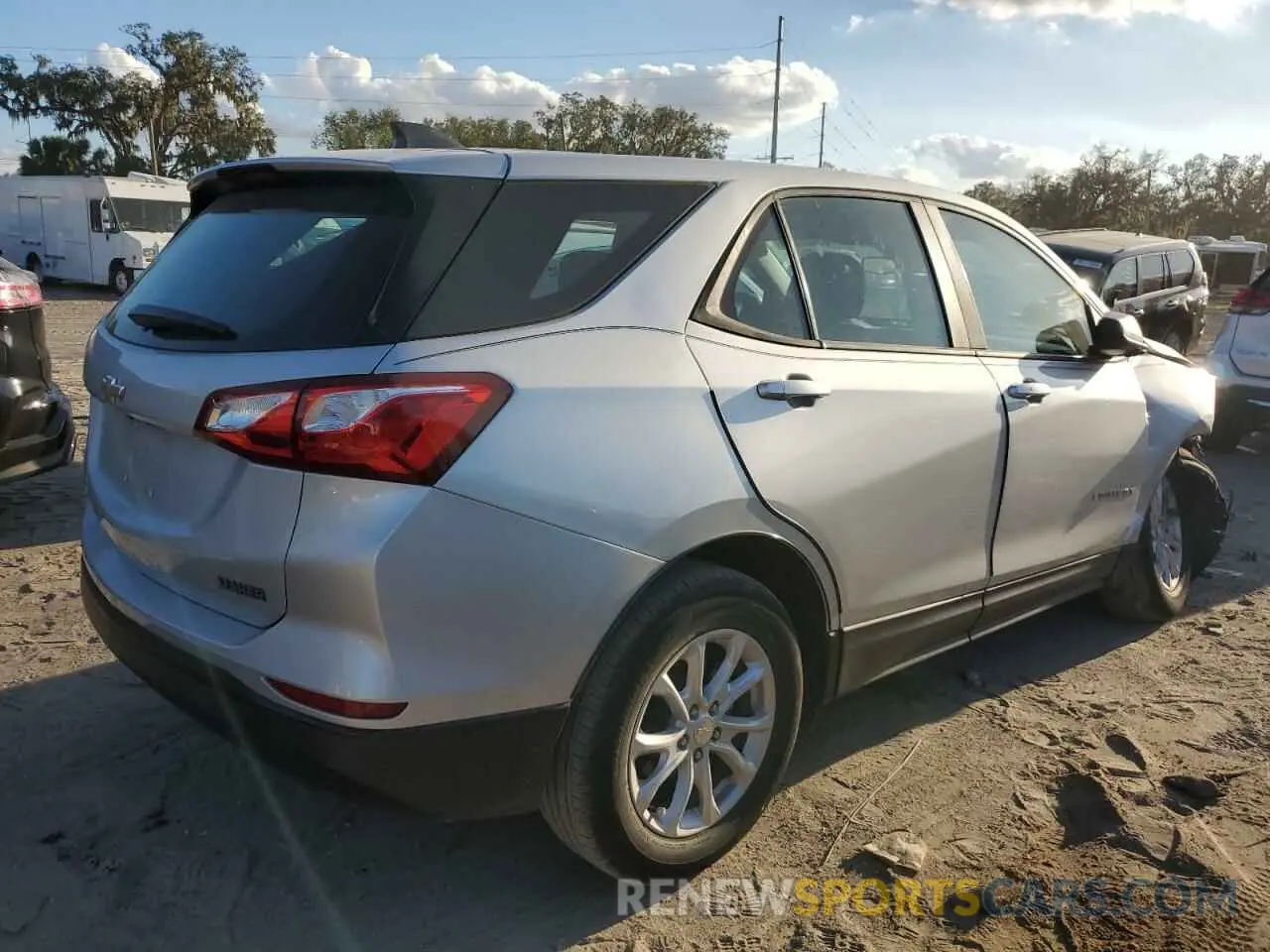 3 fotografías del automóvil dañado 3GNAXHEV9LS706813 CHEVROLET EQUINOX 2020