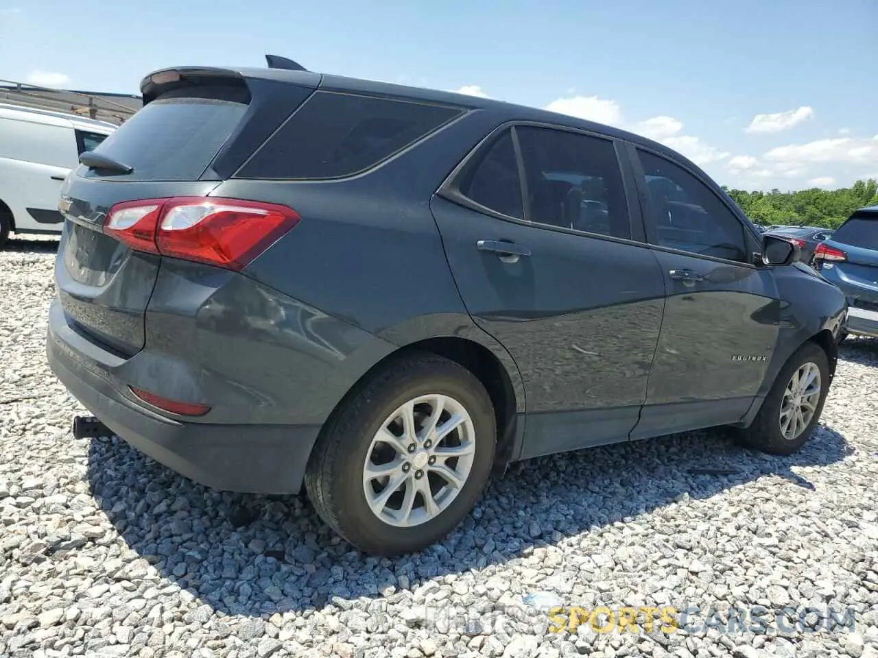 3 fotografías del automóvil dañado 3GNAXHEVXLS517720 CHEVROLET EQUINOX 2020