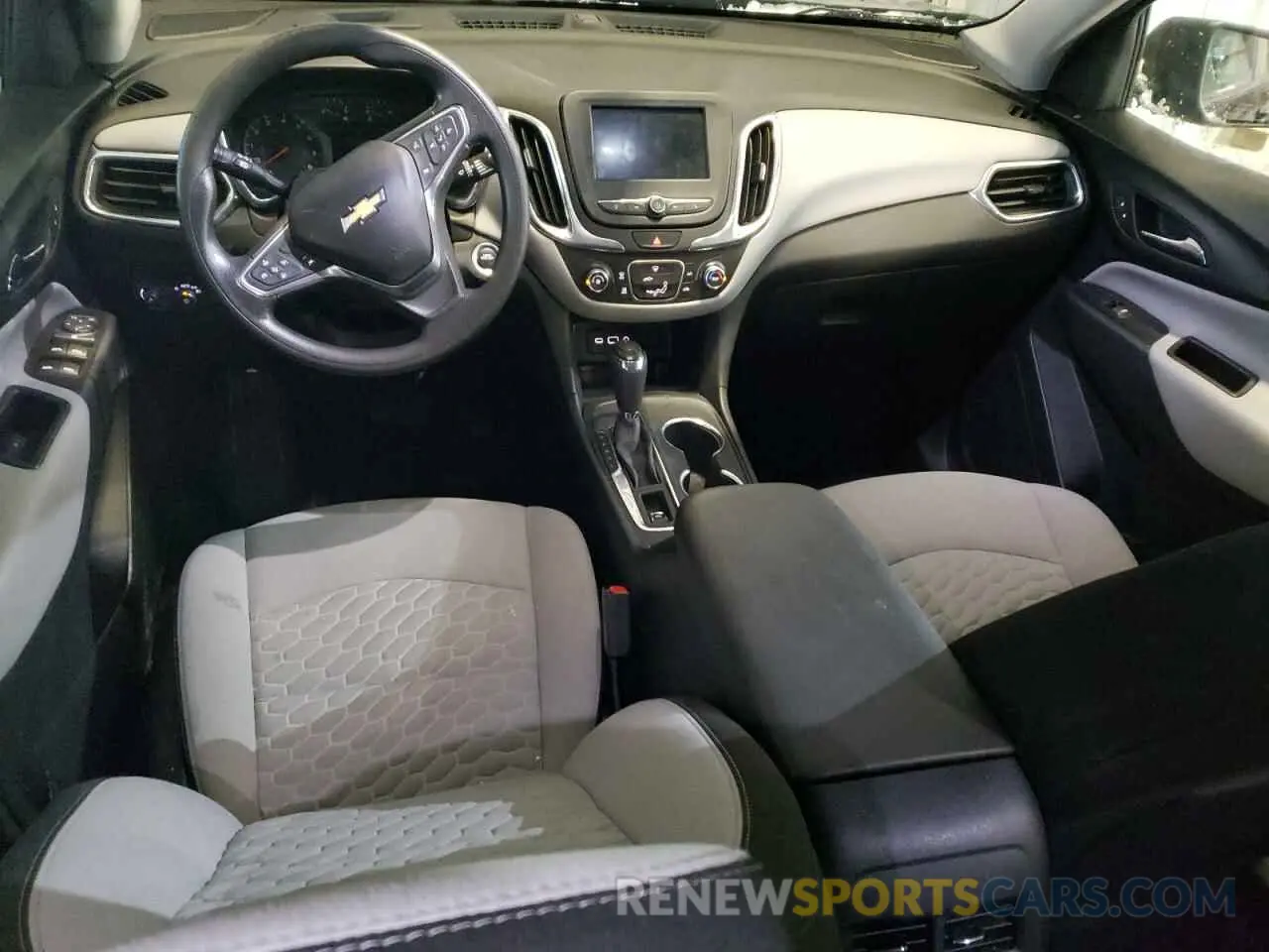 8 fotografías del automóvil dañado 3GNAXHEVXLS540012 CHEVROLET EQUINOX 2020