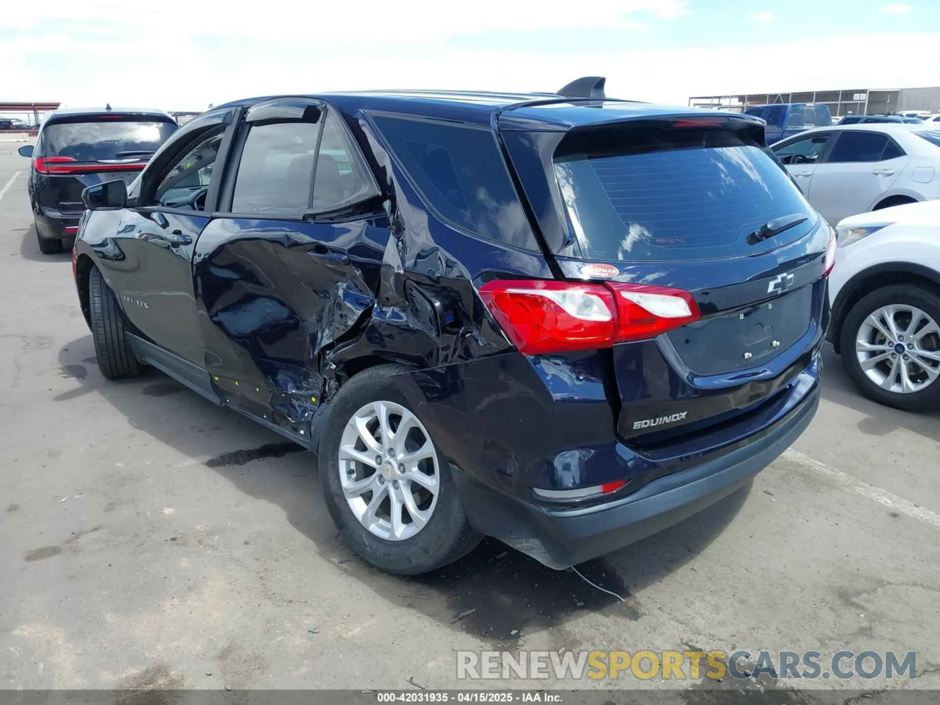 3 fotografías del automóvil dañado 3GNAXHEVXLS596886 CHEVROLET EQUINOX 2020