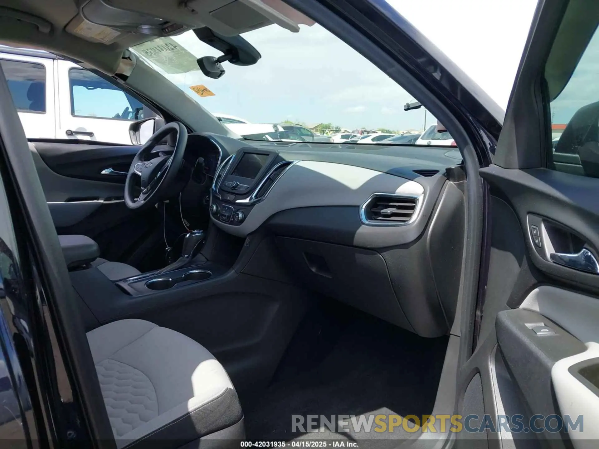 5 fotografías del automóvil dañado 3GNAXHEVXLS596886 CHEVROLET EQUINOX 2020