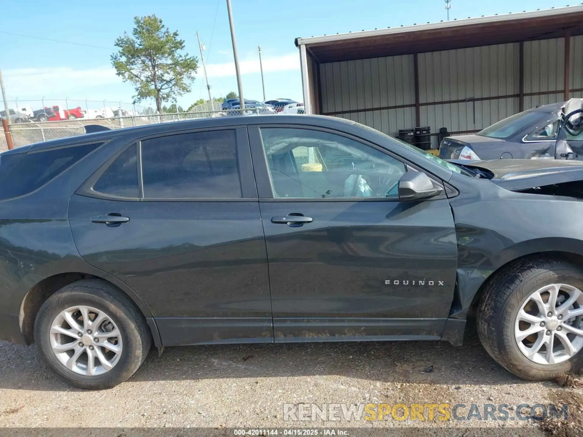 13 fotografías del automóvil dañado 3GNAXHEVXLS597357 CHEVROLET EQUINOX 2020