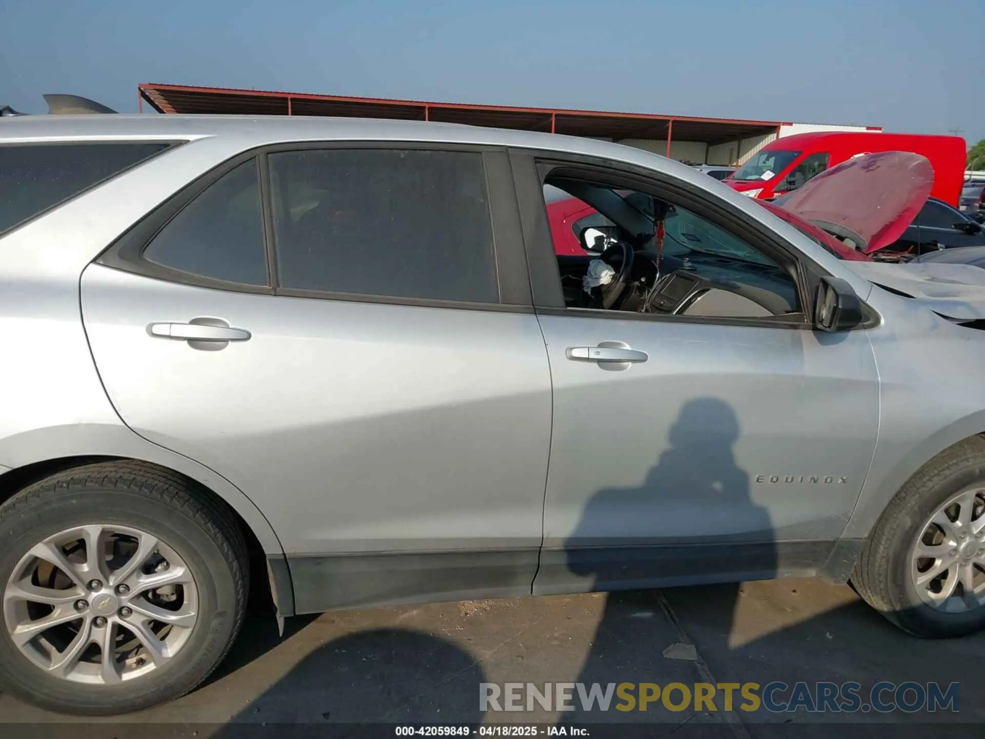 13 fotografías del automóvil dañado 3GNAXHEVXLS676690 CHEVROLET EQUINOX 2020