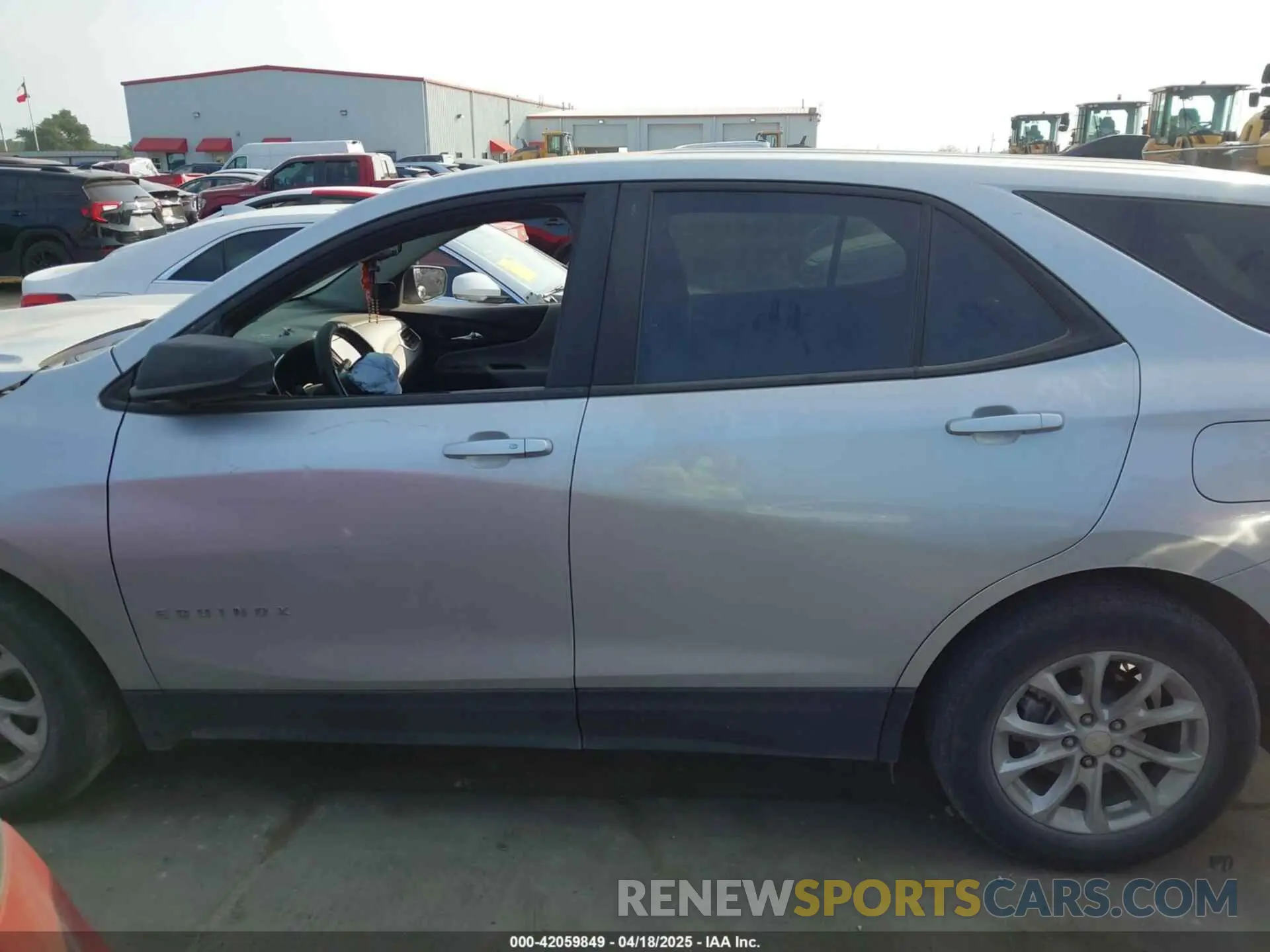 14 fotografías del automóvil dañado 3GNAXHEVXLS676690 CHEVROLET EQUINOX 2020