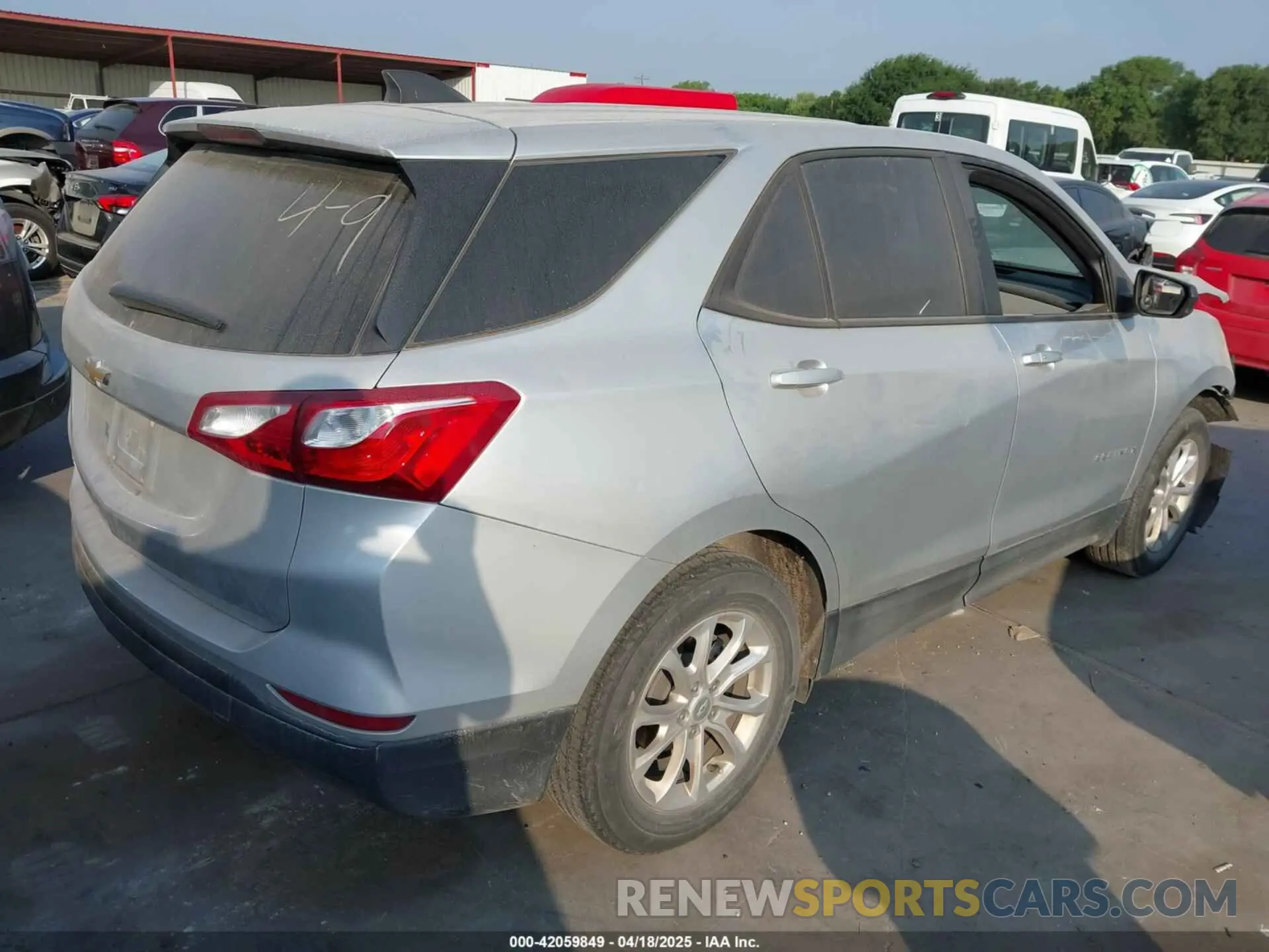 4 fotografías del automóvil dañado 3GNAXHEVXLS676690 CHEVROLET EQUINOX 2020