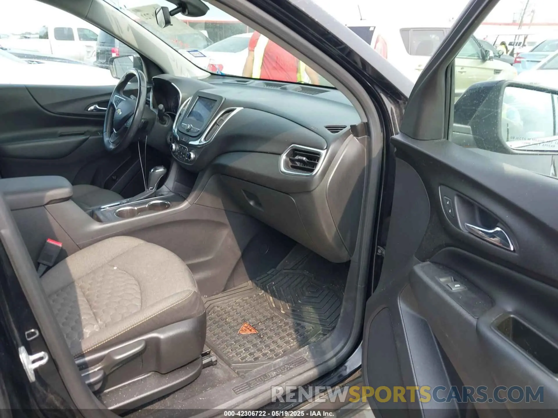 5 fotografías del automóvil dañado 3GNAXJEV0LL129638 CHEVROLET EQUINOX 2020
