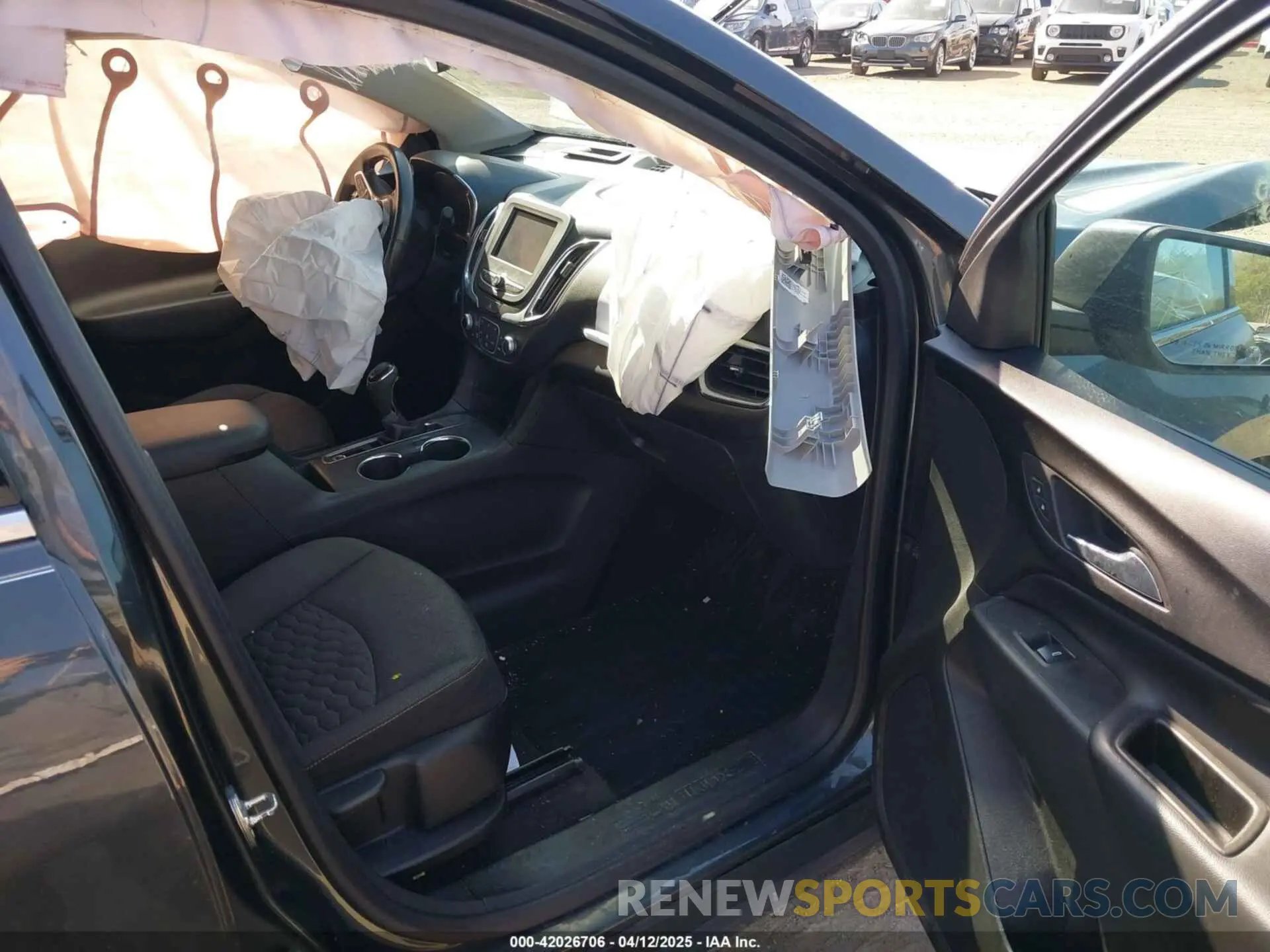5 fotografías del automóvil dañado 3GNAXJEV3LS635521 CHEVROLET EQUINOX 2020