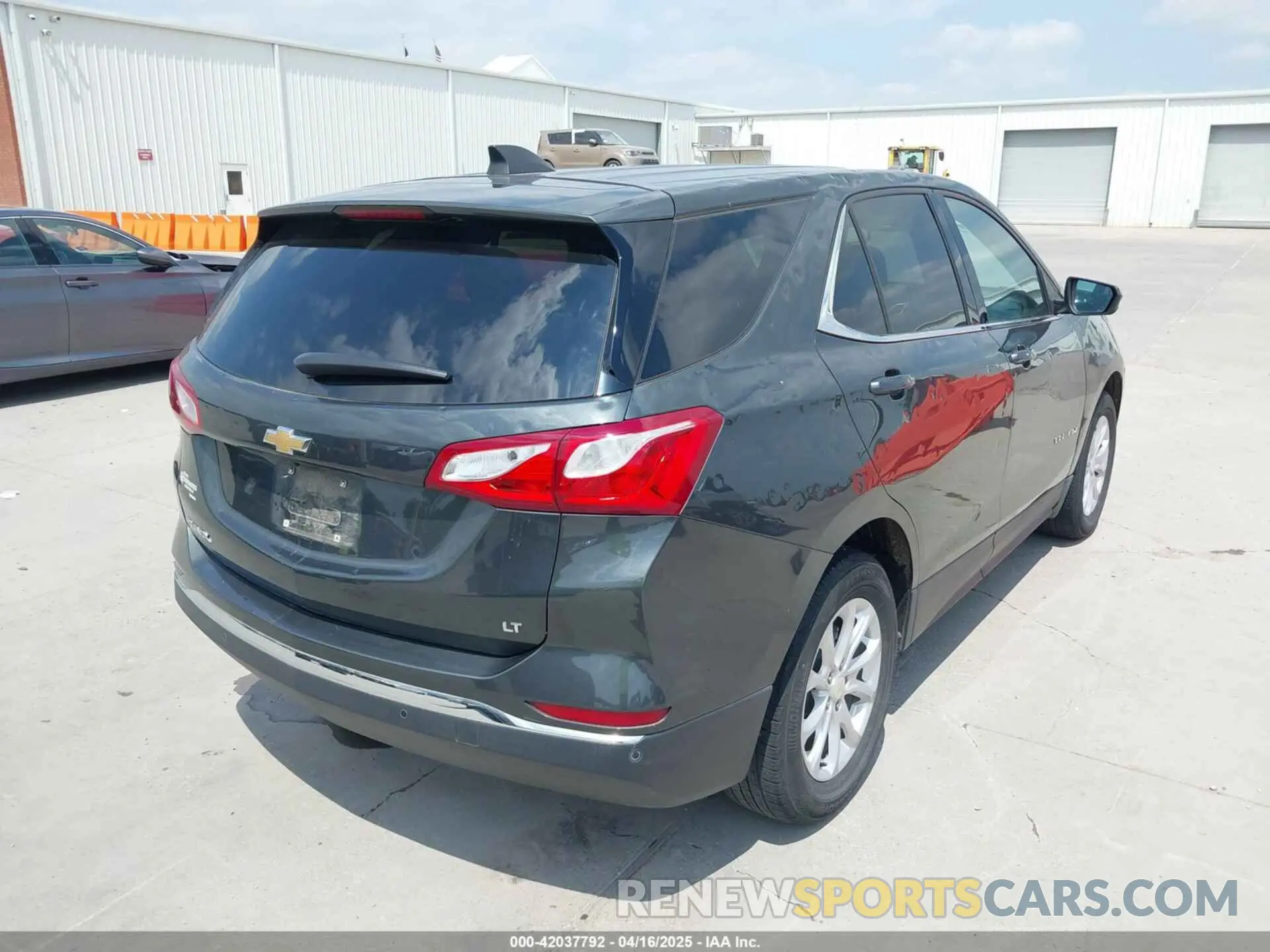 4 fotografías del automóvil dañado 3GNAXJEV5LS574687 CHEVROLET EQUINOX 2020