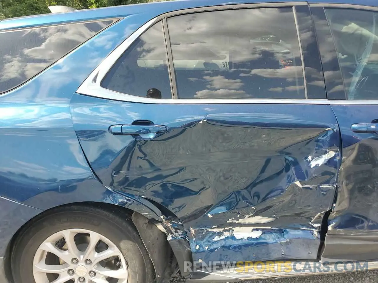 10 fotografías del automóvil dañado 3GNAXKEV0LL290626 CHEVROLET EQUINOX 2020