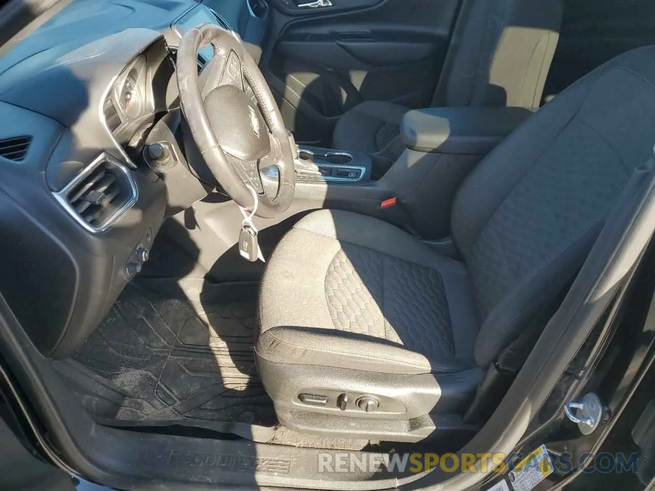 7 fotografías del automóvil dañado 3GNAXKEV1LL261913 CHEVROLET EQUINOX 2020