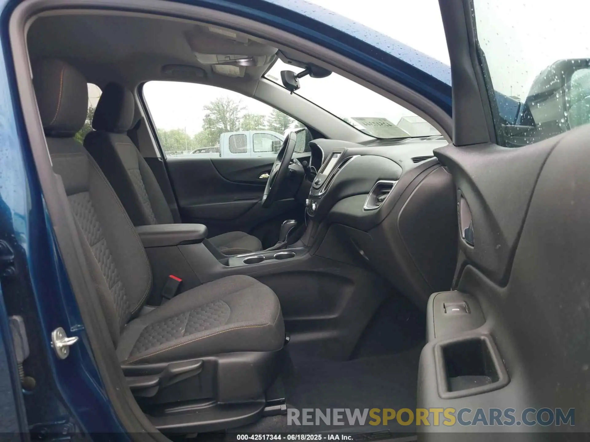 5 fotografías del automóvil dañado 3GNAXKEV1LL334665 CHEVROLET EQUINOX 2020