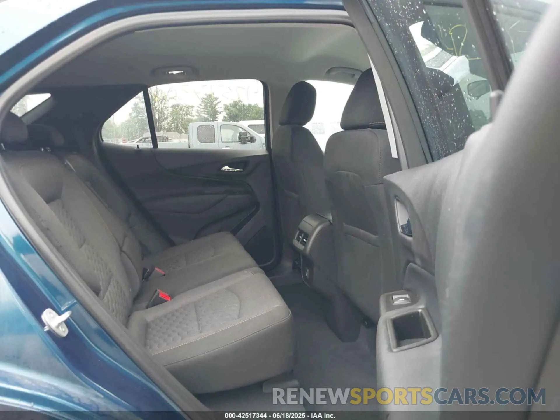 8 fotografías del automóvil dañado 3GNAXKEV1LL334665 CHEVROLET EQUINOX 2020