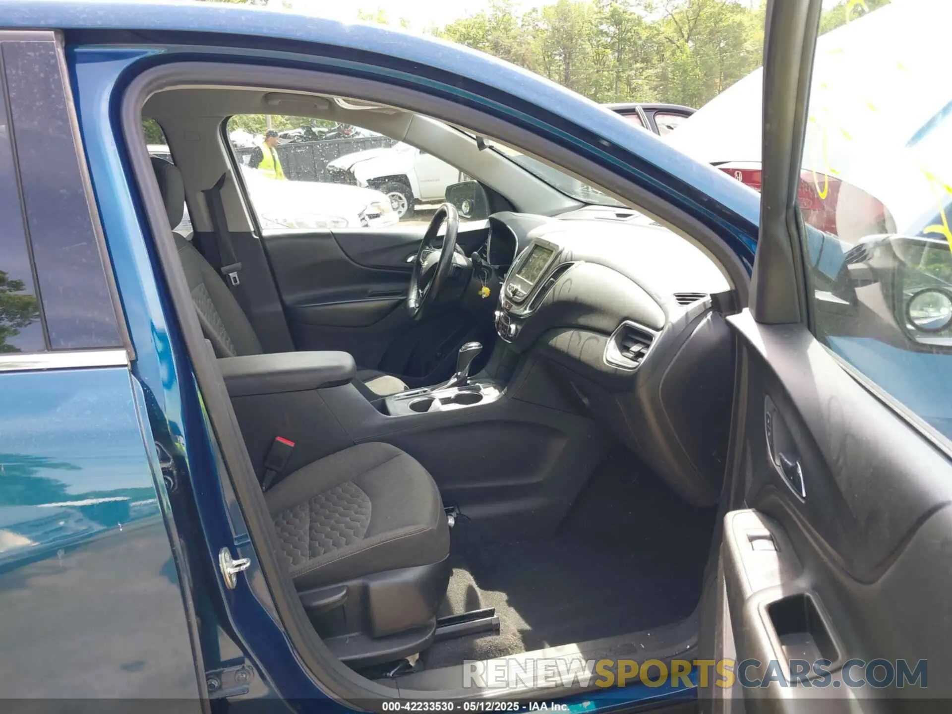 5 fotografías del automóvil dañado 3GNAXKEV1LL339378 CHEVROLET EQUINOX 2020