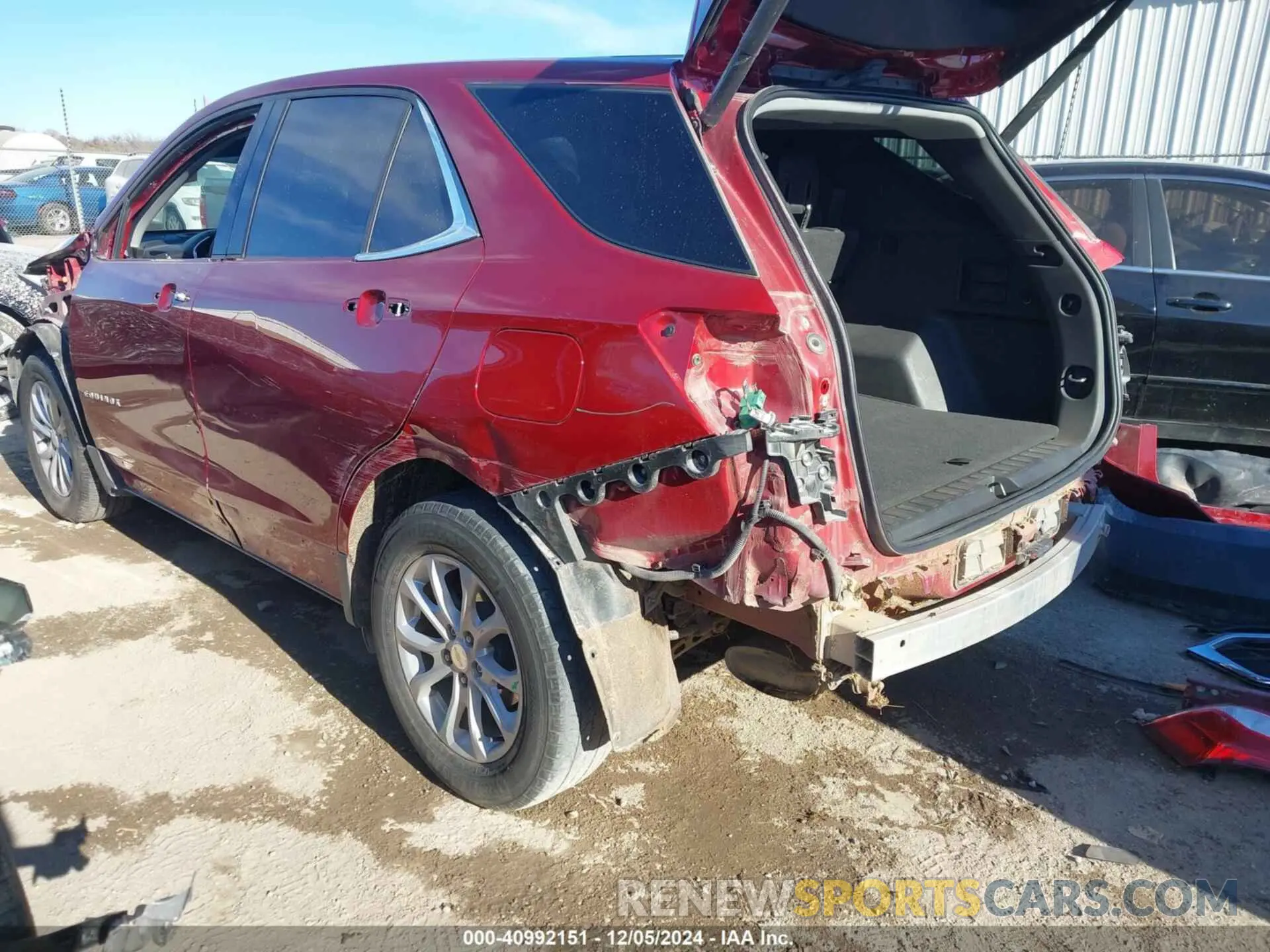 3 fotografías del automóvil dañado 3GNAXKEV2LS669052 CHEVROLET EQUINOX 2020