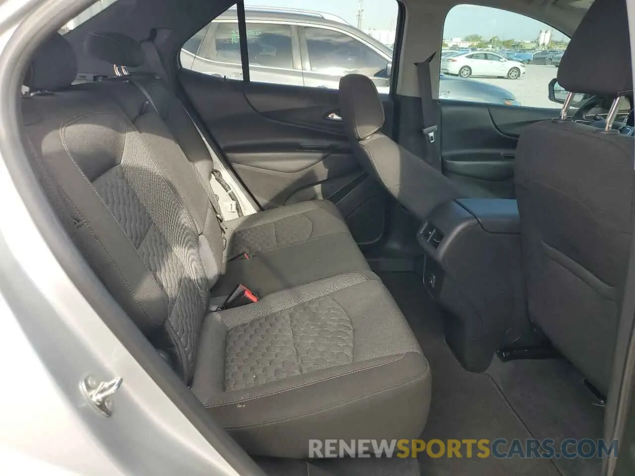 10 fotografías del automóvil dañado 3GNAXKEV2LS737690 CHEVROLET EQUINOX 2020