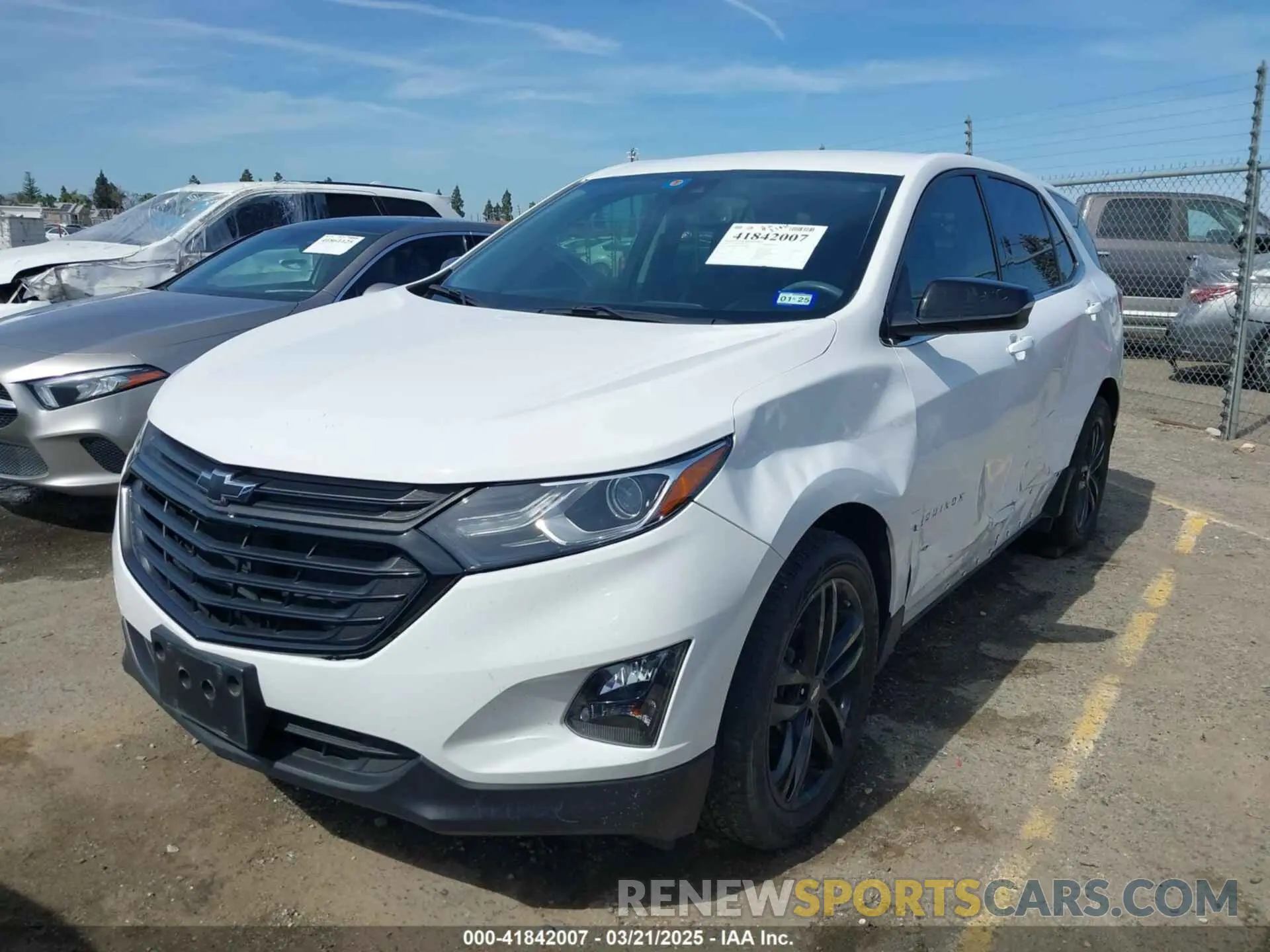 2 fotografías del automóvil dañado 3GNAXKEV3LL242876 CHEVROLET EQUINOX 2020