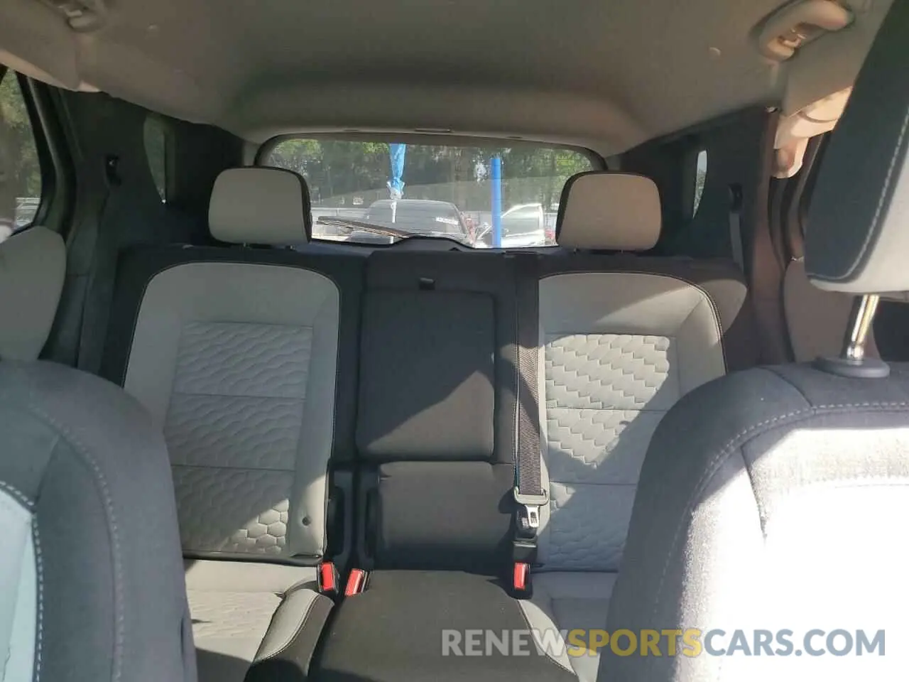 10 fotografías del automóvil dañado 3GNAXKEV3LL255689 CHEVROLET EQUINOX 2020