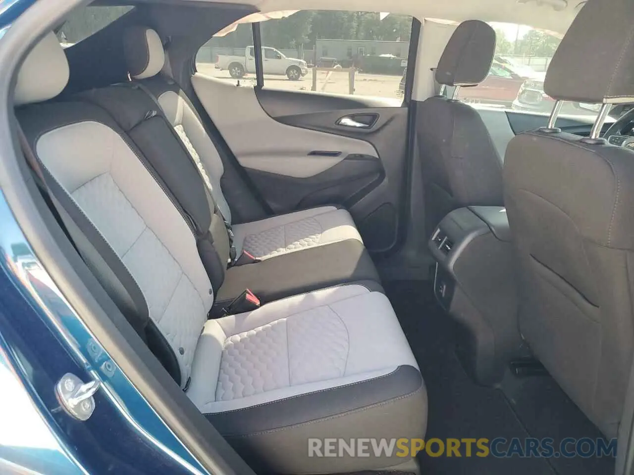 11 fotografías del automóvil dañado 3GNAXKEV3LL255689 CHEVROLET EQUINOX 2020