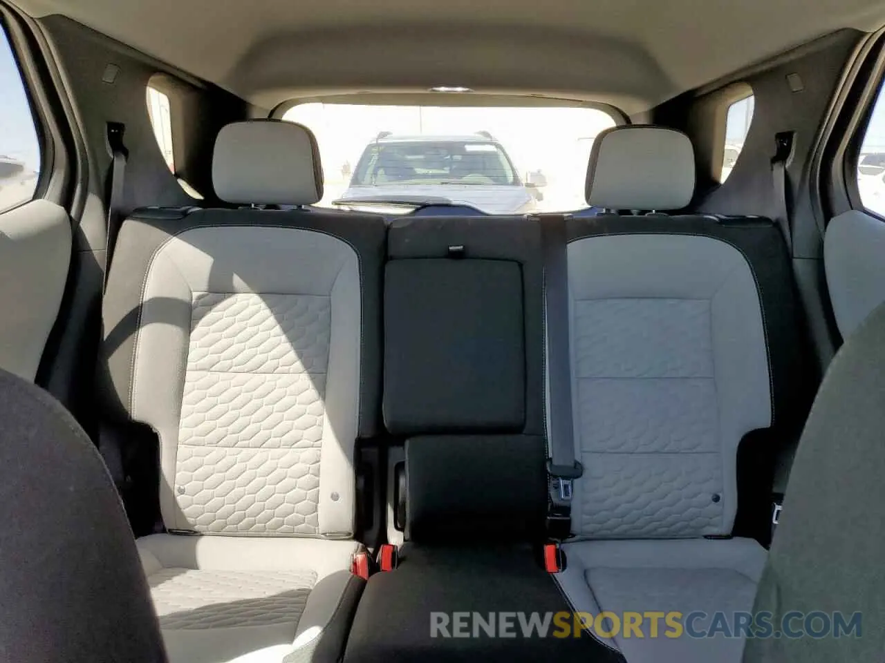 10 fotografías del automóvil dañado 3GNAXKEV4LL266085 CHEVROLET EQUINOX 2020