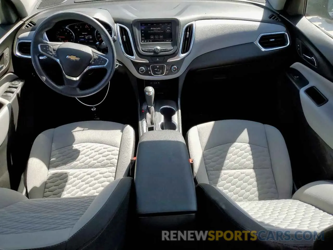8 fotografías del automóvil dañado 3GNAXKEV4LL266085 CHEVROLET EQUINOX 2020