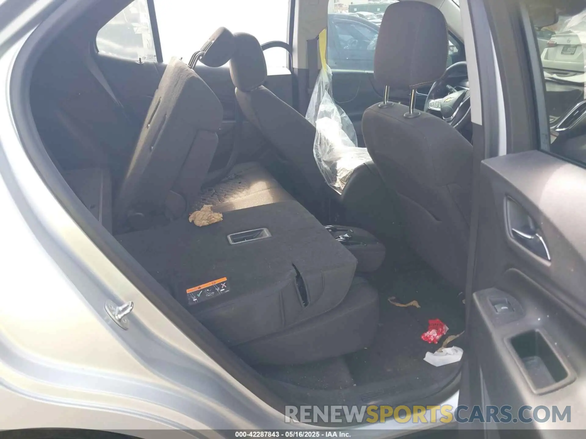 8 fotografías del automóvil dañado 3GNAXKEV4LL275076 CHEVROLET EQUINOX 2020
