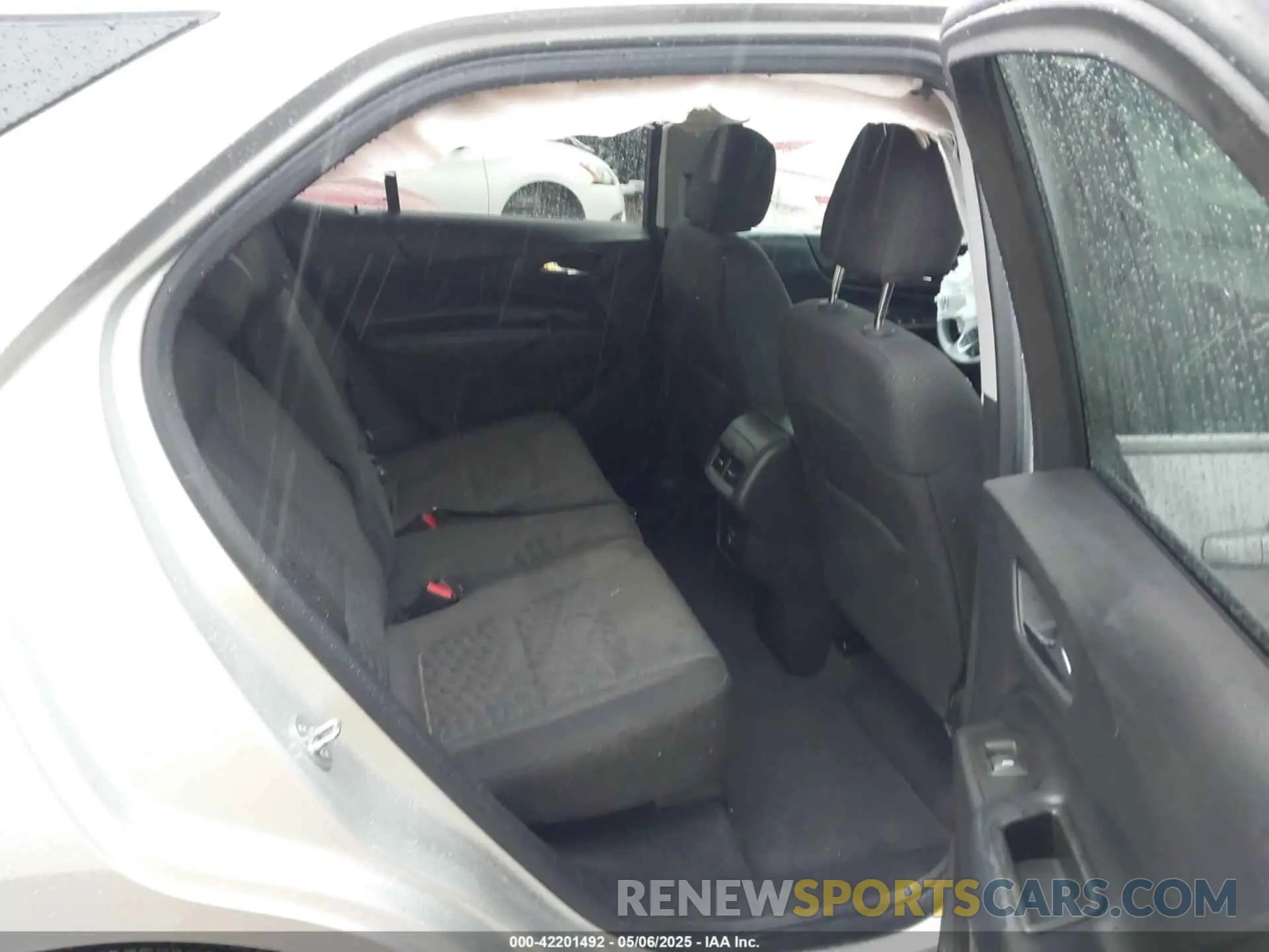 8 fotografías del automóvil dañado 3GNAXKEV4LS717487 CHEVROLET EQUINOX 2020