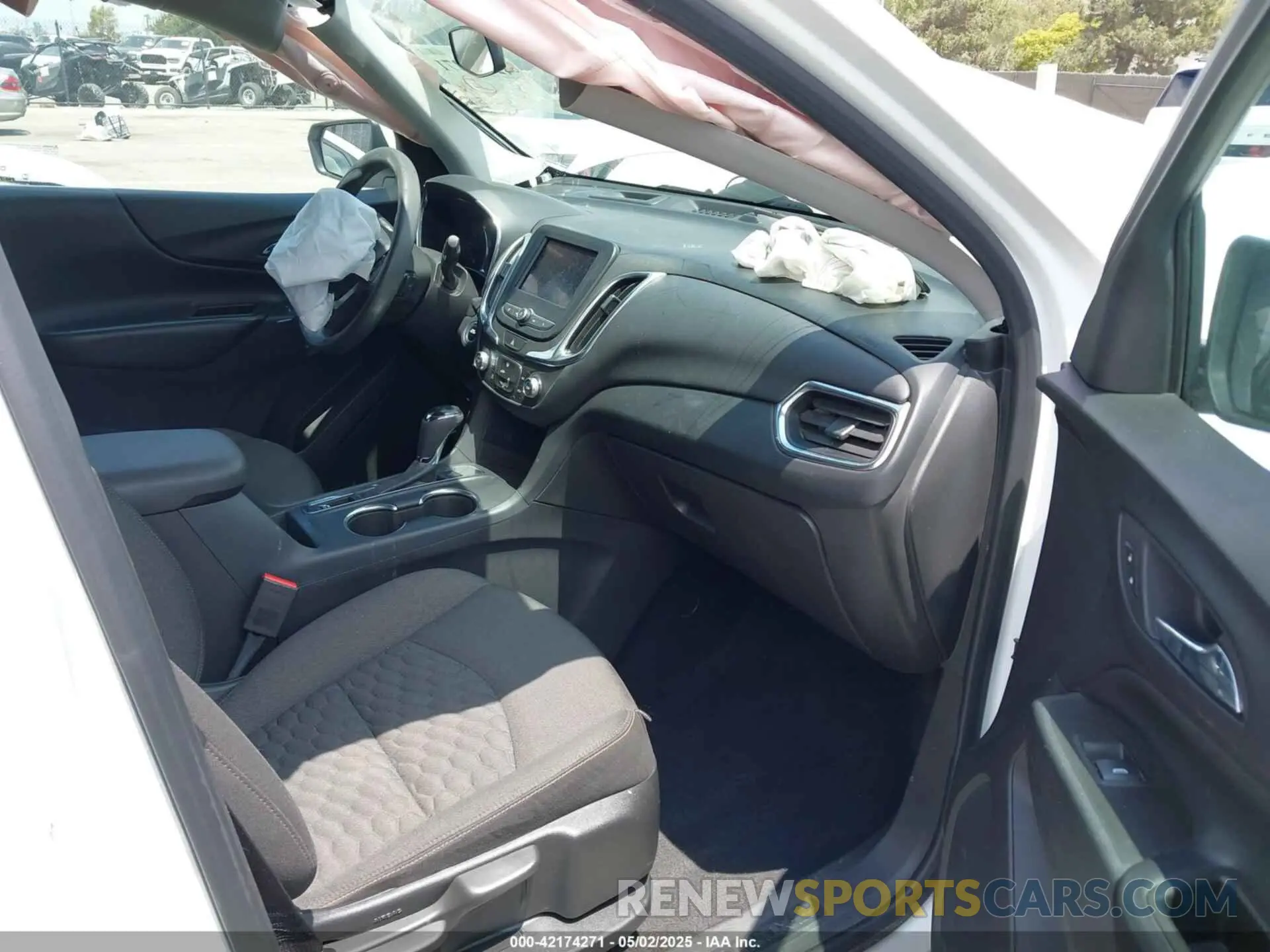 5 fotografías del automóvil dañado 3GNAXKEV4LS734922 CHEVROLET EQUINOX 2020