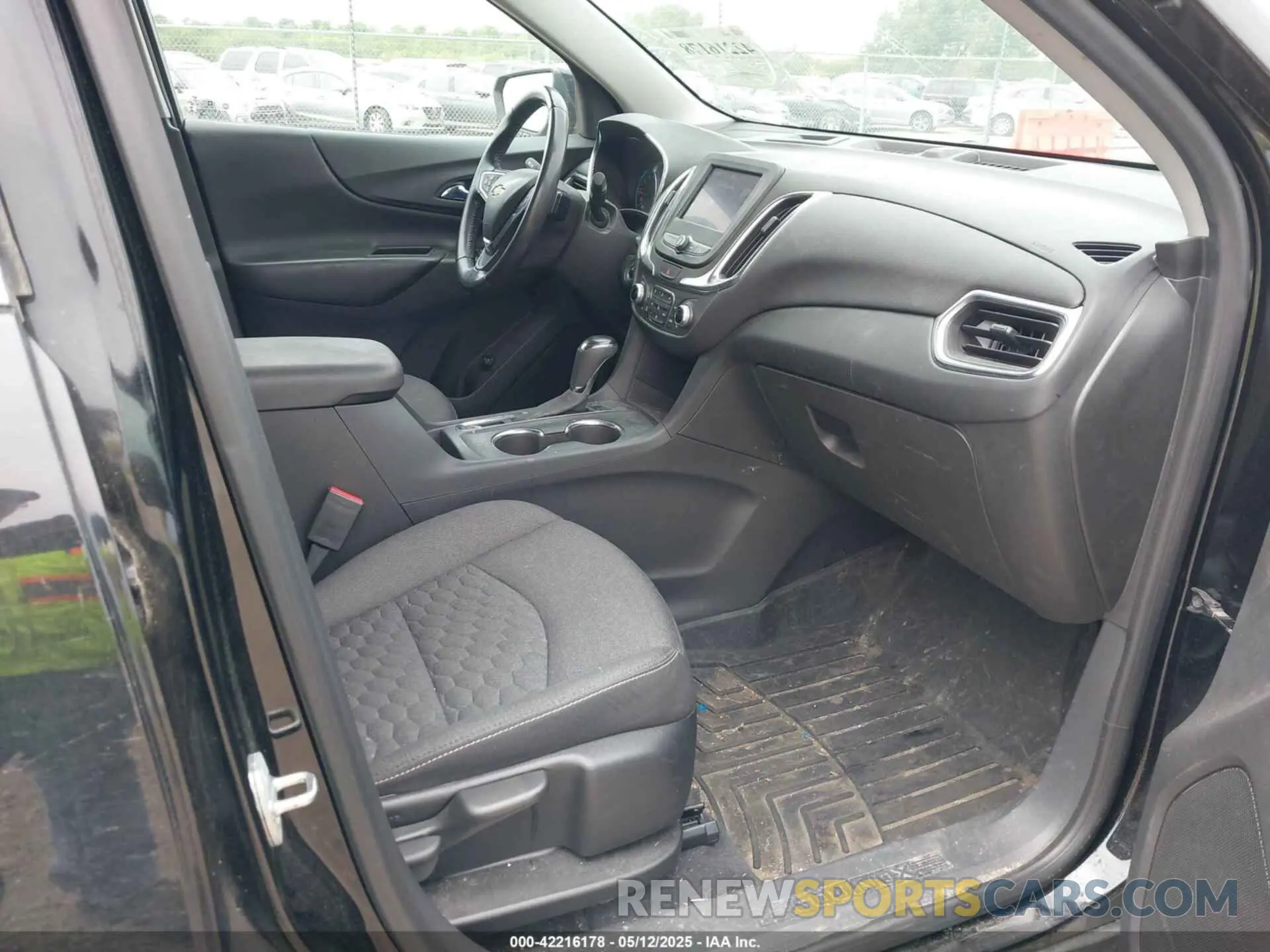 5 fotografías del automóvil dañado 3GNAXKEV6LL328571 CHEVROLET EQUINOX 2020