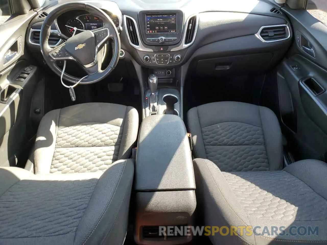 8 fotografías del automóvil dañado 3GNAXKEV8LL327390 CHEVROLET EQUINOX 2020