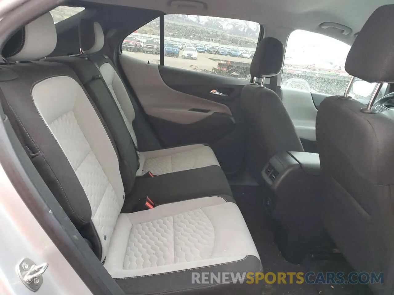 11 fotografías del automóvil dañado 3GNAXKEV8LS524405 CHEVROLET EQUINOX 2020