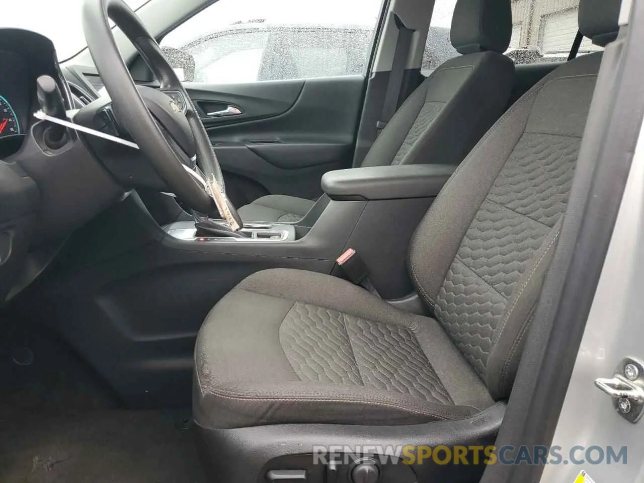 7 fotografías del automóvil dañado 3GNAXKEV9LS522825 CHEVROLET EQUINOX 2020