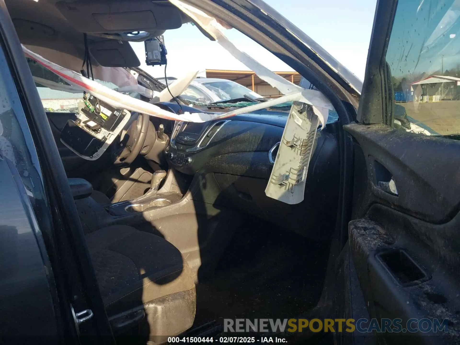 5 fotografías del automóvil dañado 3GNAXKEV9LS564881 CHEVROLET EQUINOX 2020