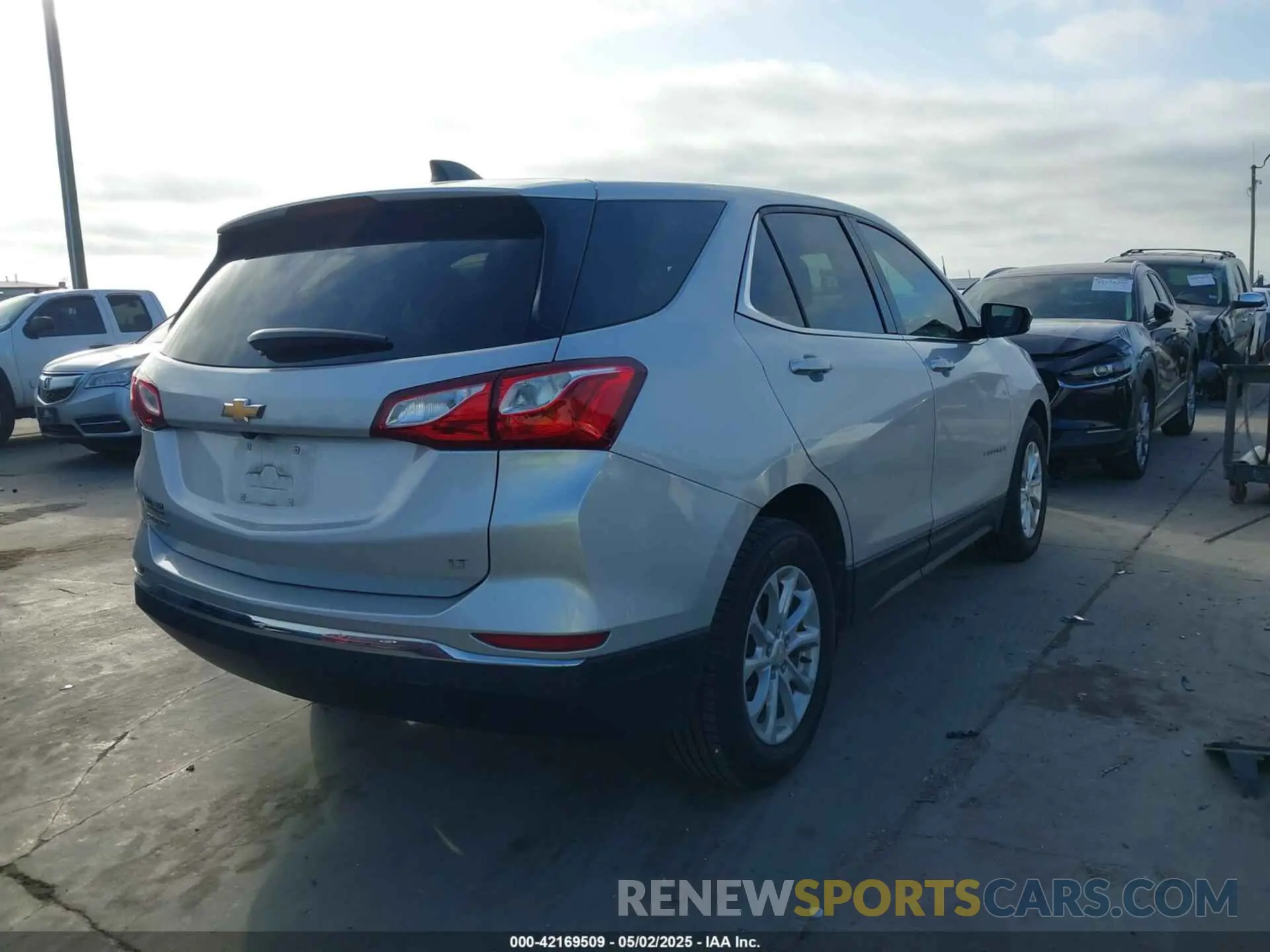 4 fotografías del automóvil dañado 3GNAXKEV9LS611052 CHEVROLET EQUINOX 2020
