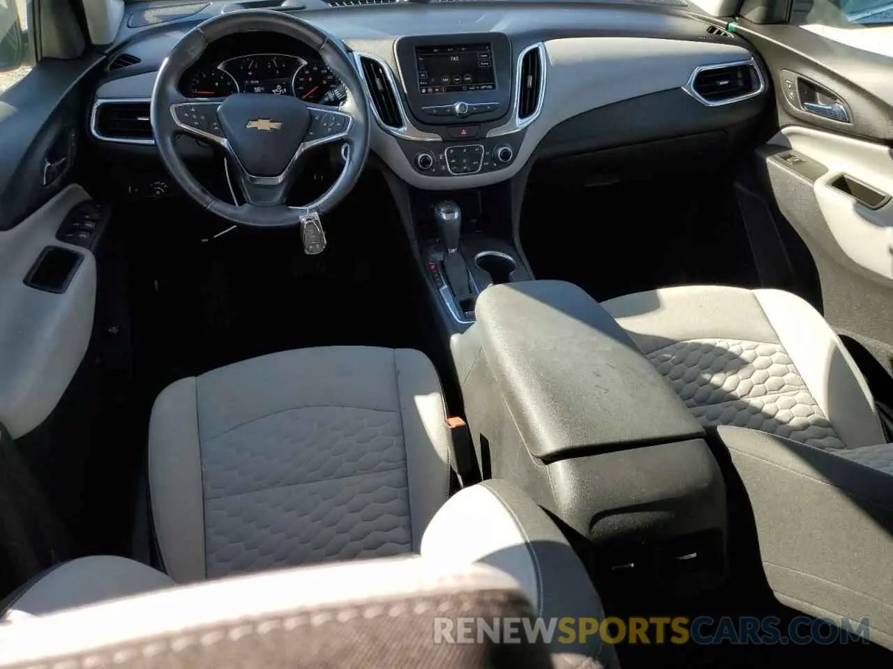 8 fotografías del automóvil dañado 3GNAXKEVXLS729451 CHEVROLET EQUINOX 2020