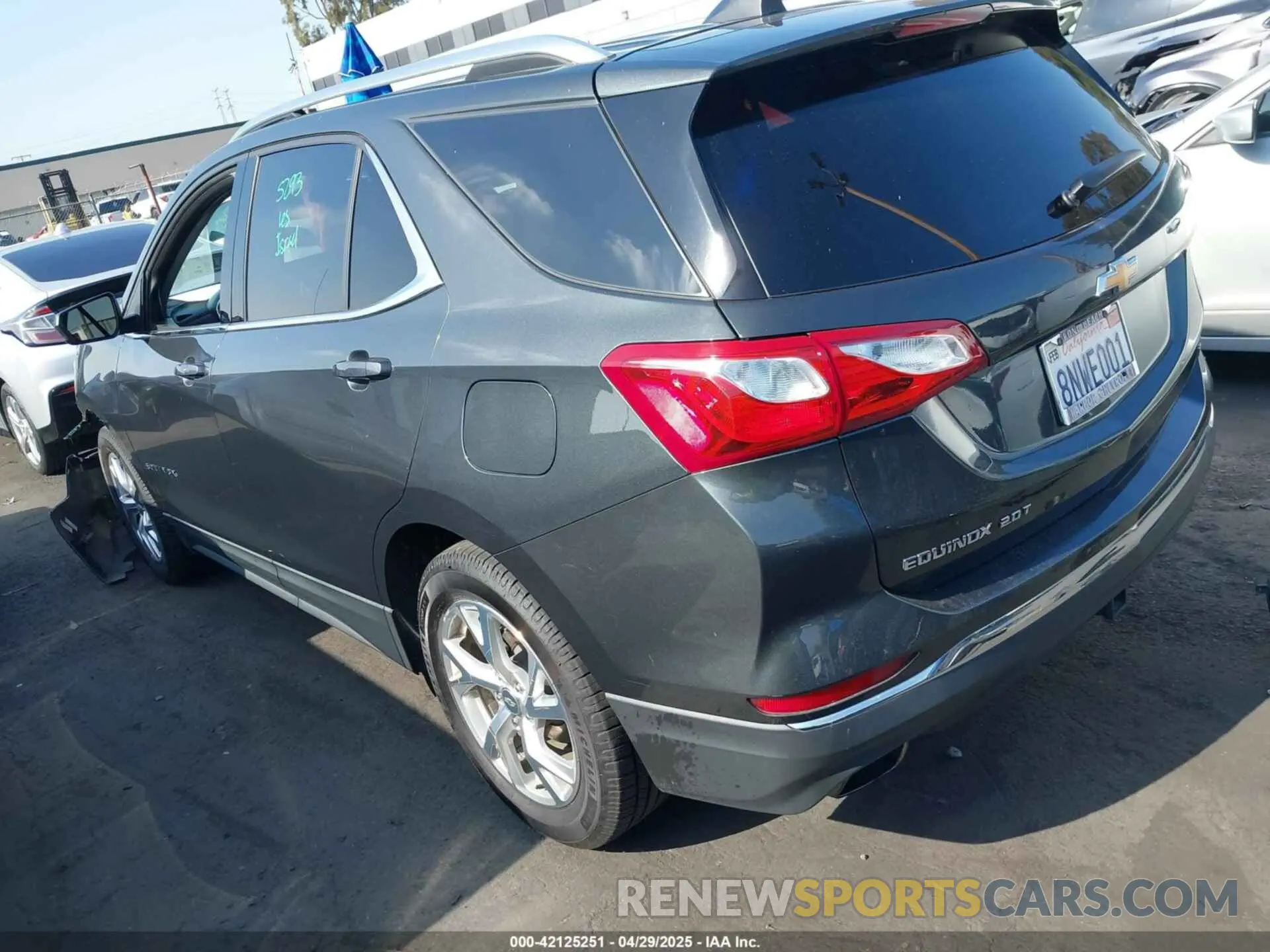 3 fotografías del automóvil dañado 3GNAXLEX0LS591183 CHEVROLET EQUINOX 2020