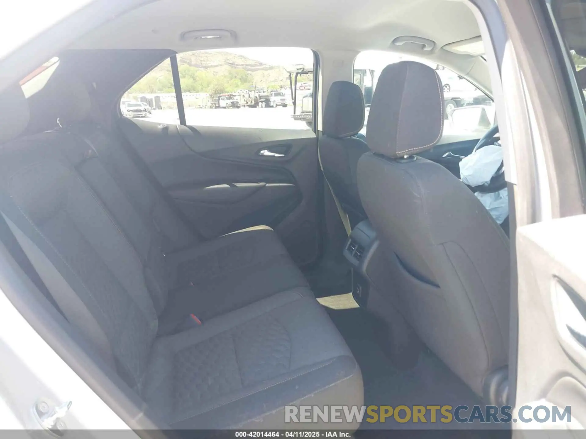 8 fotografías del automóvil dañado 3GNAXLEX2LS609943 CHEVROLET EQUINOX 2020