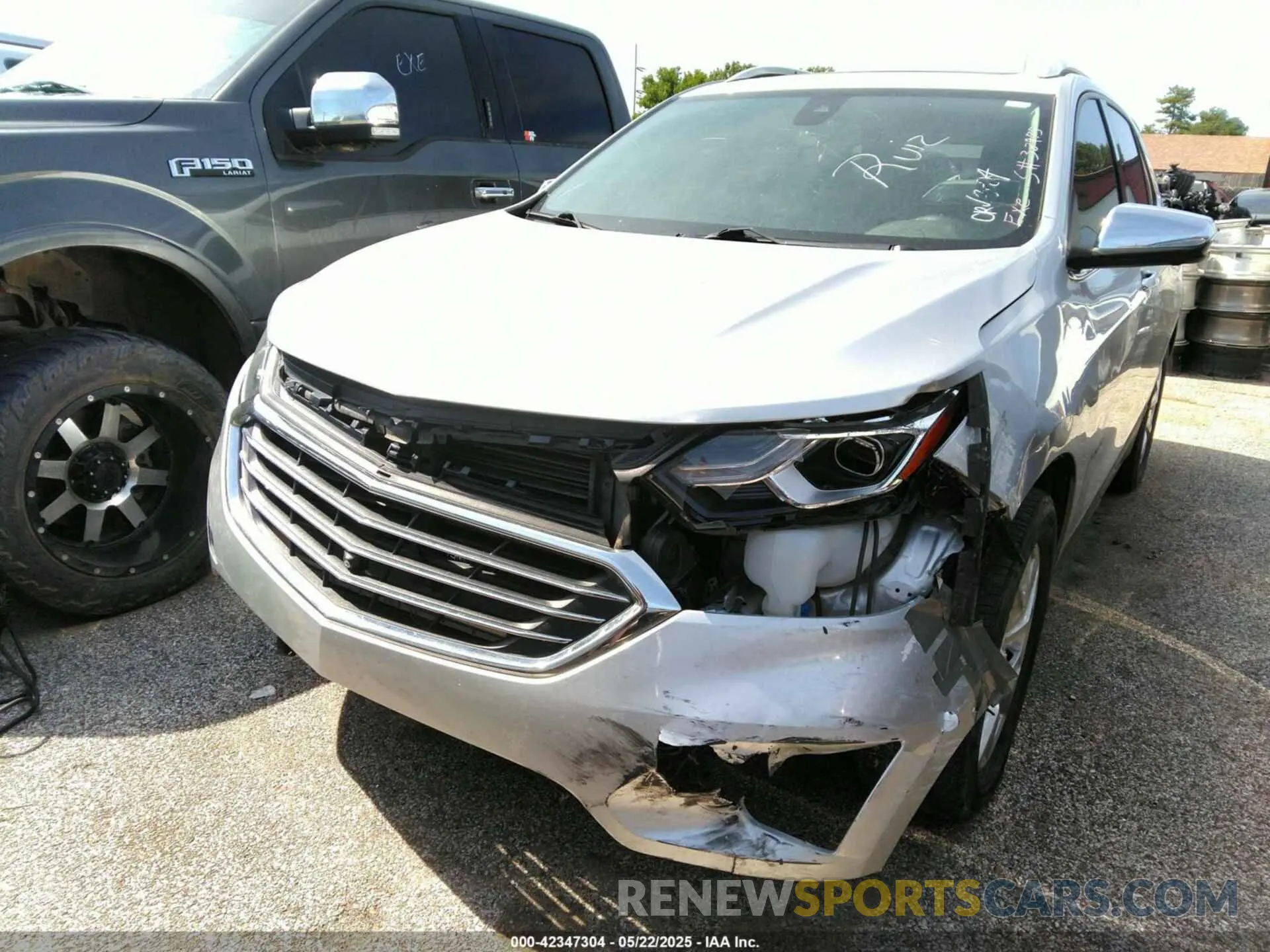 12 fotografías del automóvil dañado 3GNAXNEV9LS556040 CHEVROLET EQUINOX 2020