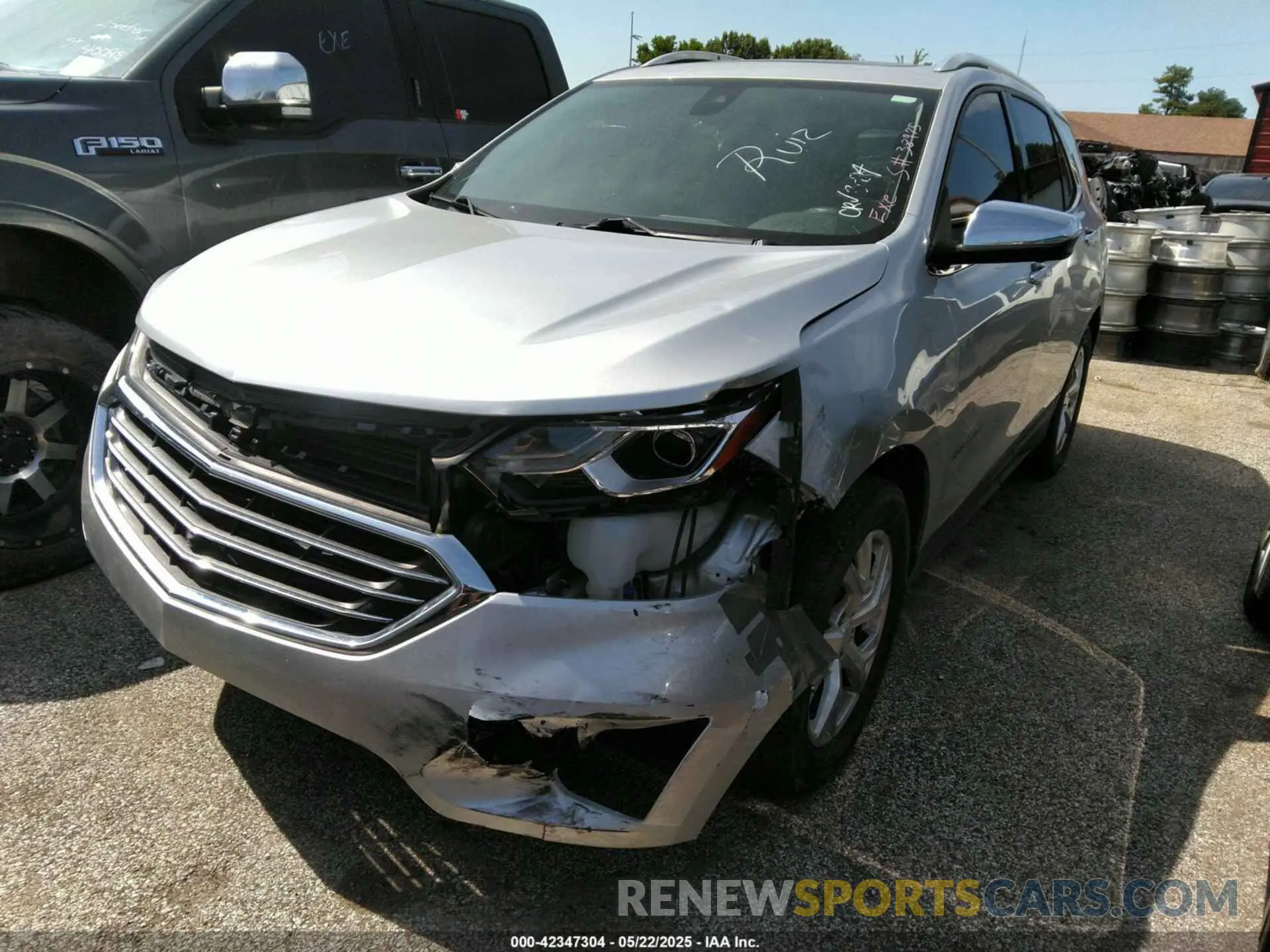 2 fotografías del automóvil dañado 3GNAXNEV9LS556040 CHEVROLET EQUINOX 2020