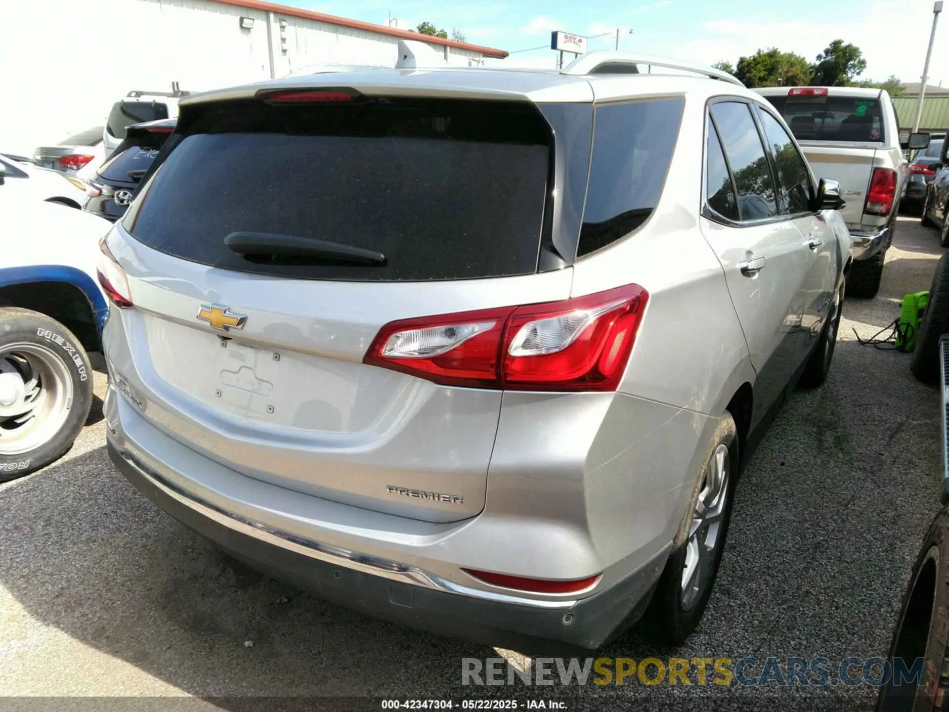 4 fotografías del automóvil dañado 3GNAXNEV9LS556040 CHEVROLET EQUINOX 2020