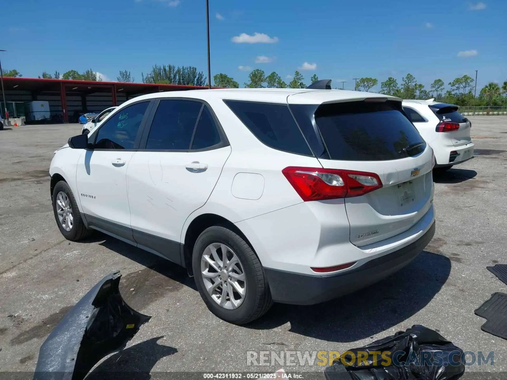 3 fotografías del automóvil dañado 3GNAXSEV8LS709523 CHEVROLET EQUINOX 2020