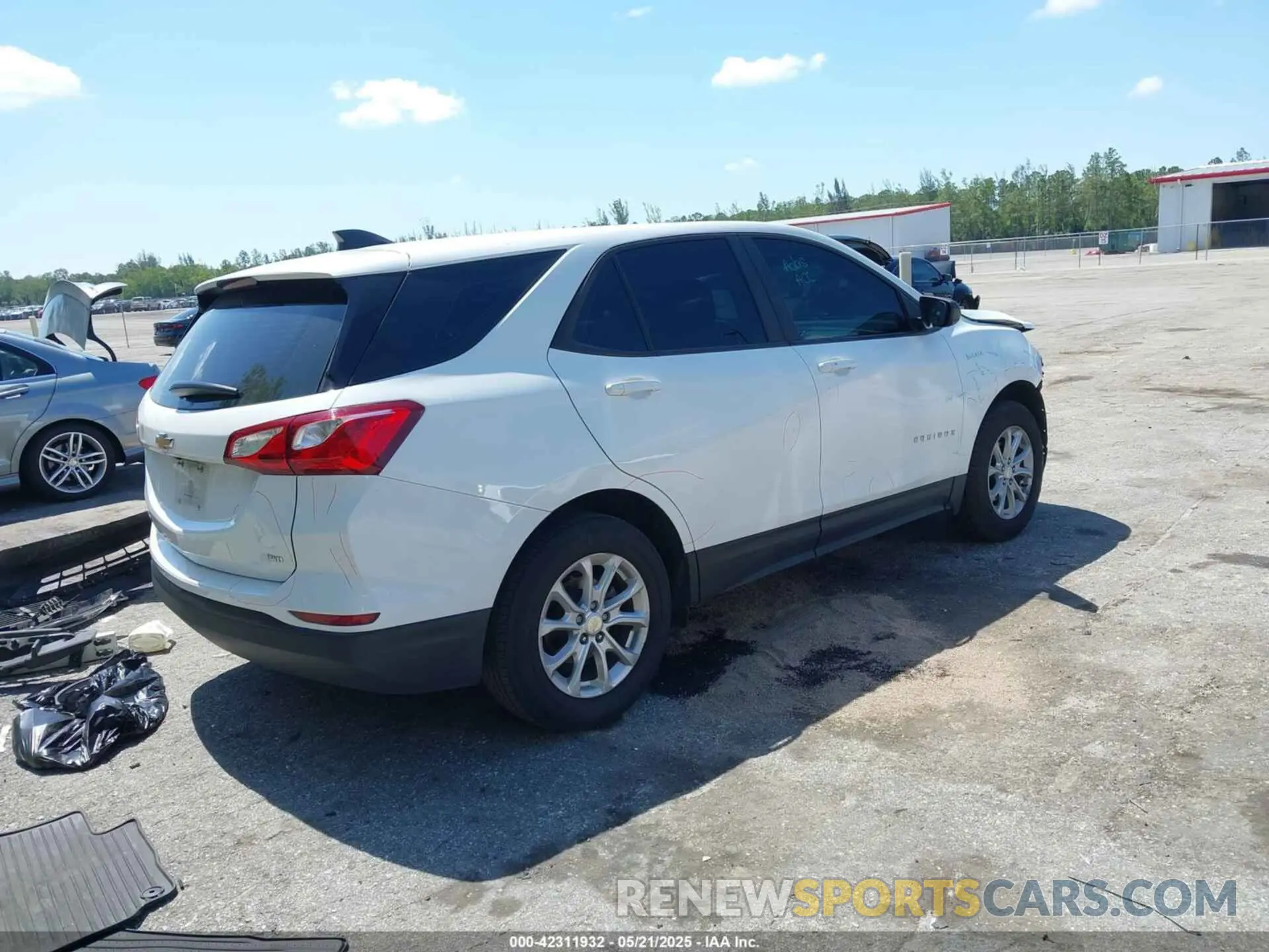 4 fotografías del automóvil dañado 3GNAXSEV8LS709523 CHEVROLET EQUINOX 2020