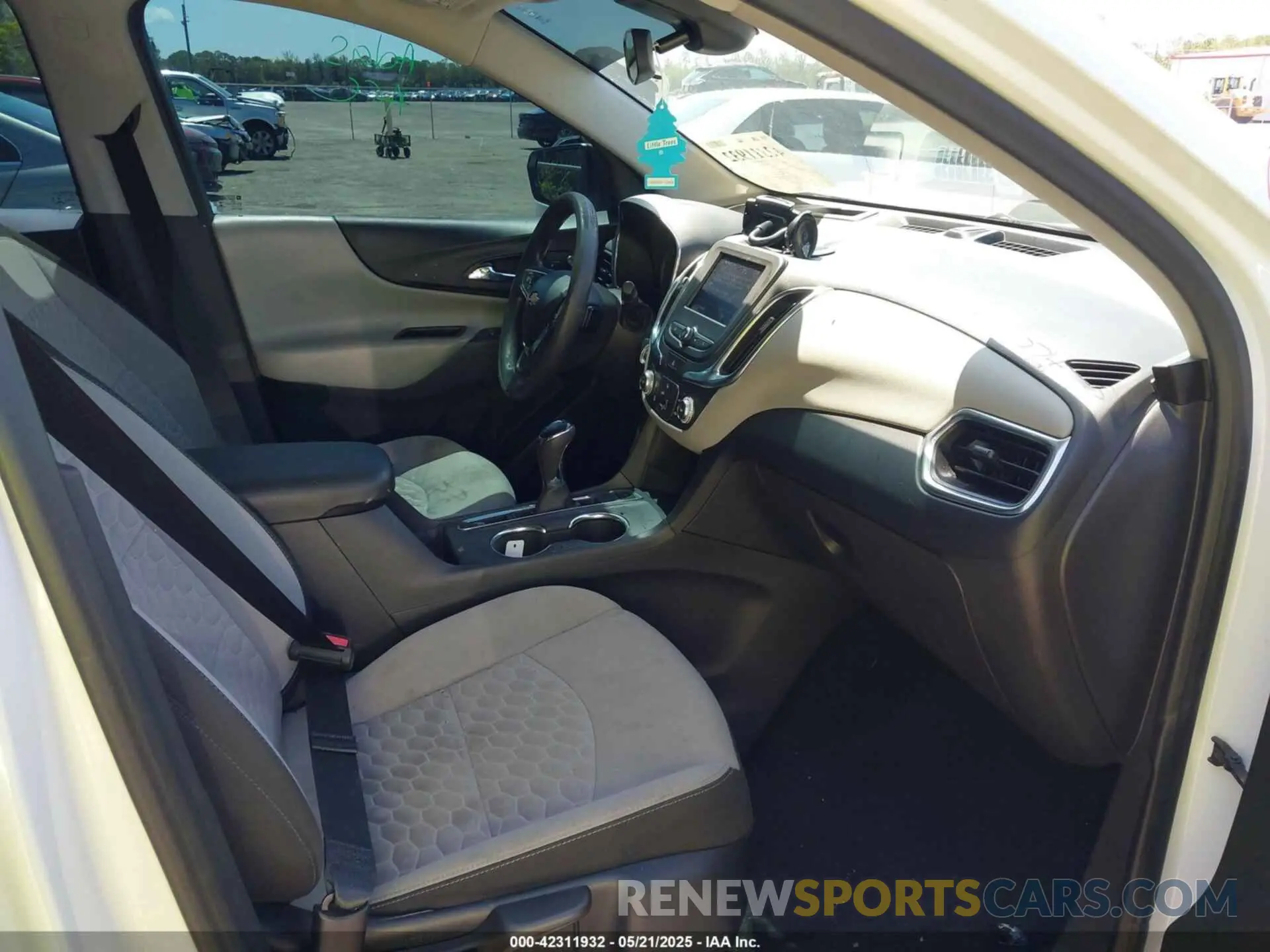 5 fotografías del automóvil dañado 3GNAXSEV8LS709523 CHEVROLET EQUINOX 2020