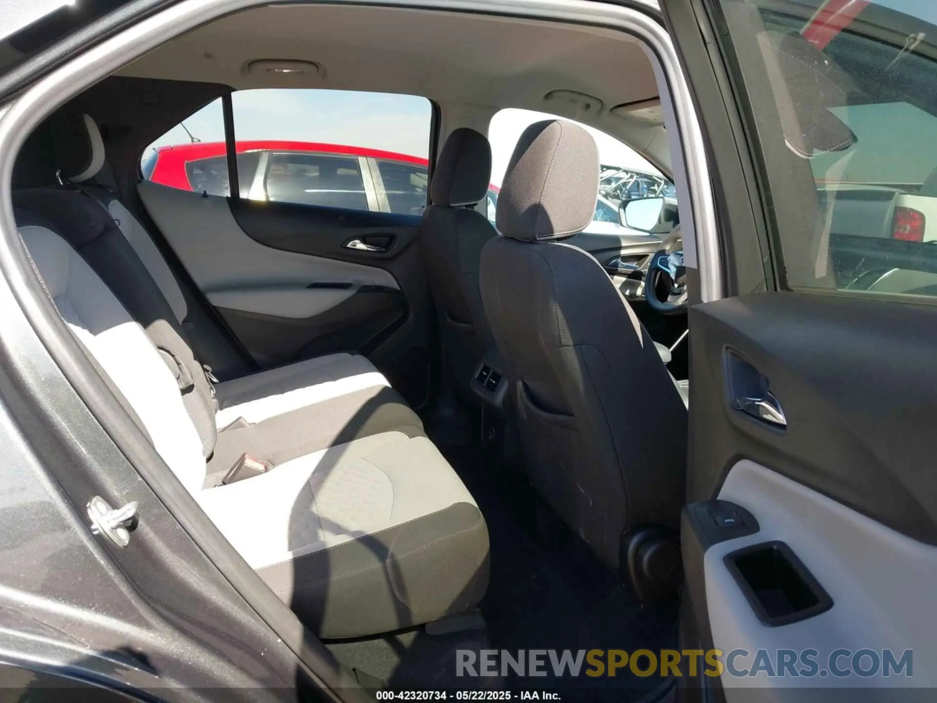 8 fotografías del automóvil dañado 3GNAXSEV9LS563651 CHEVROLET EQUINOX 2020