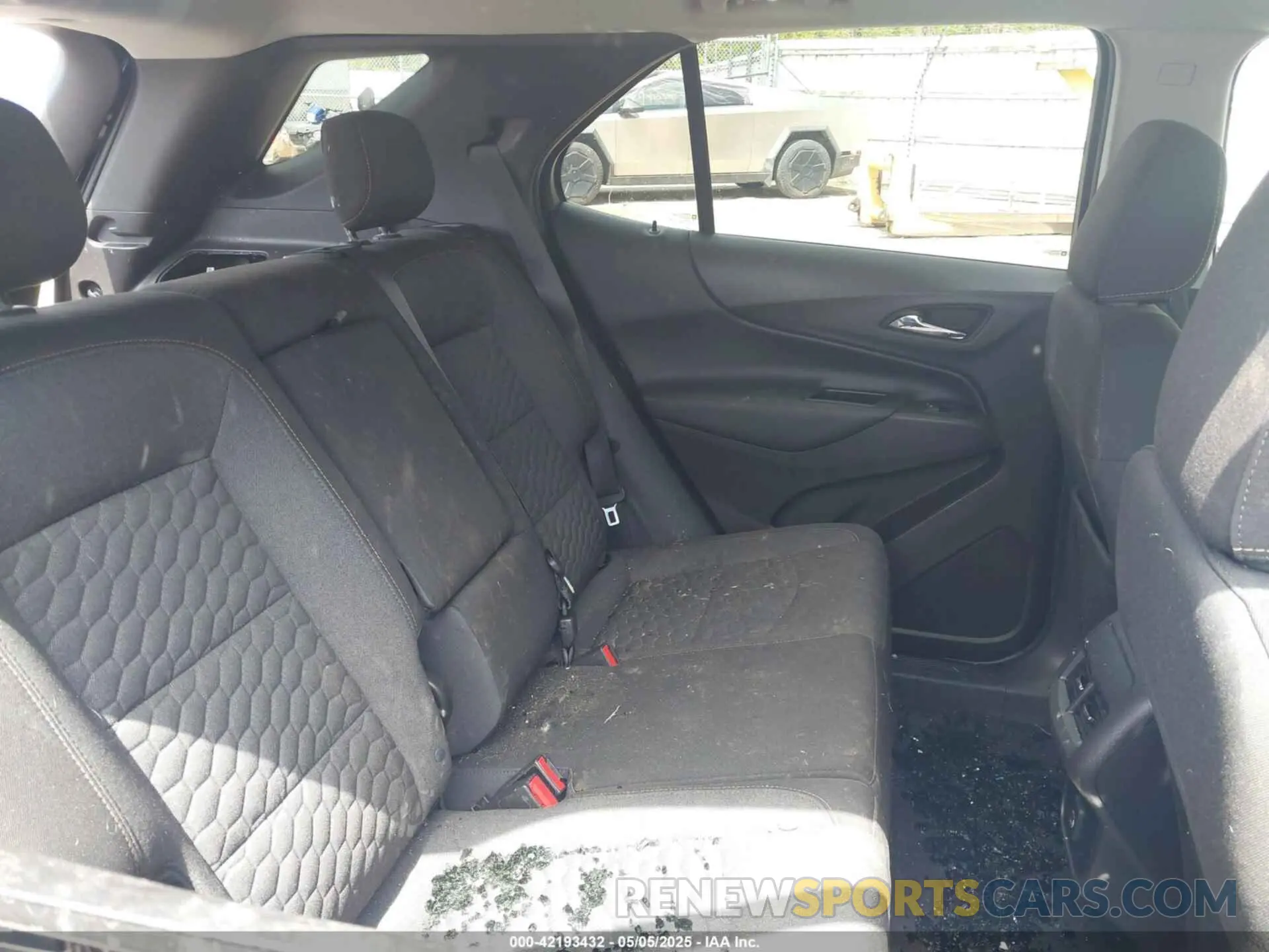 8 fotografías del automóvil dañado 3GNAXTEV8LL105289 CHEVROLET EQUINOX 2020