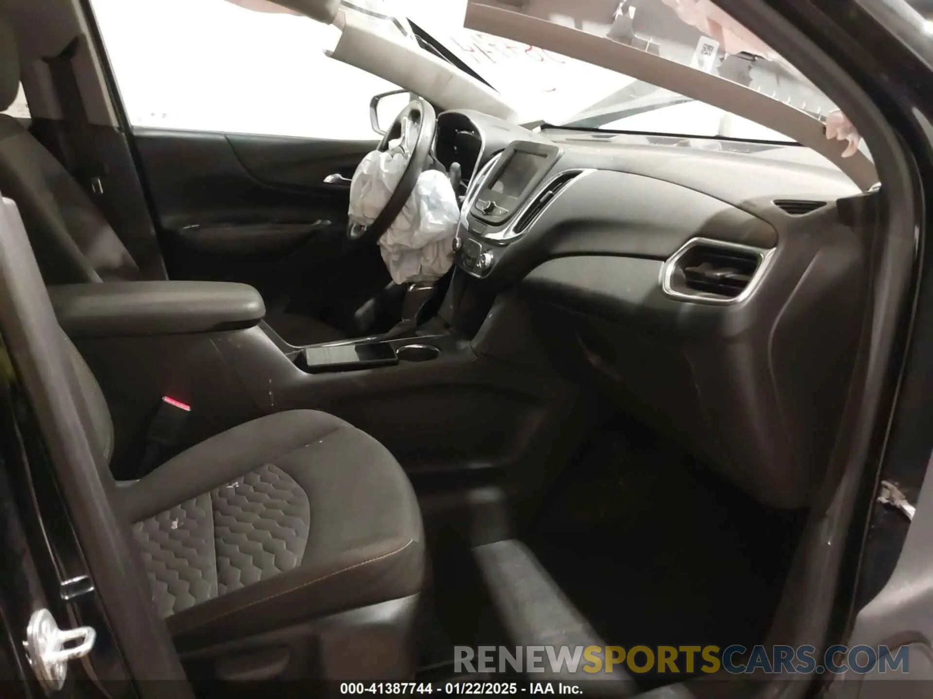 5 fotografías del automóvil dañado 3GNAXUEV0LL293831 CHEVROLET EQUINOX 2020