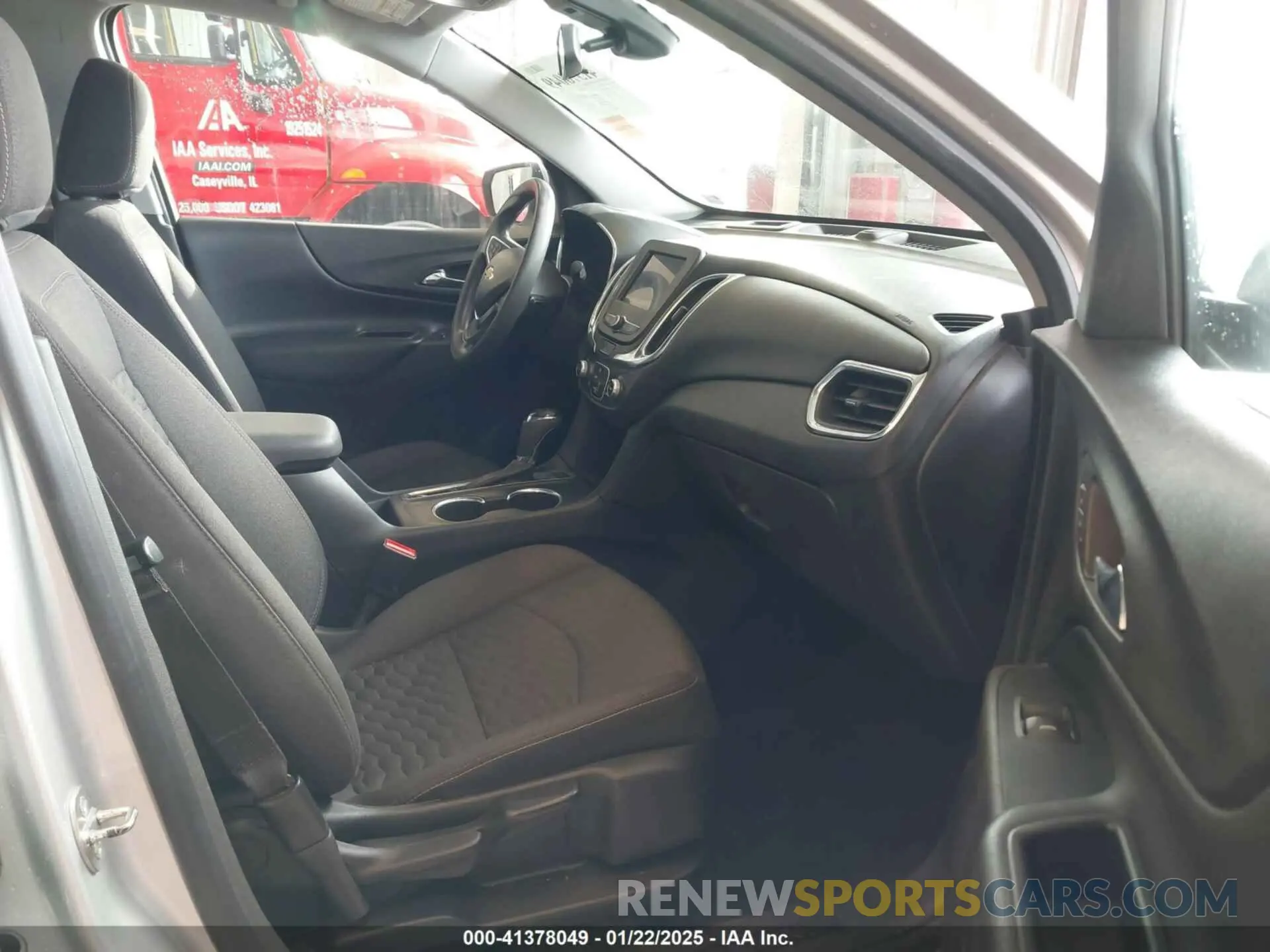 5 fotografías del automóvil dañado 3GNAXUEV0LS515824 CHEVROLET EQUINOX 2020
